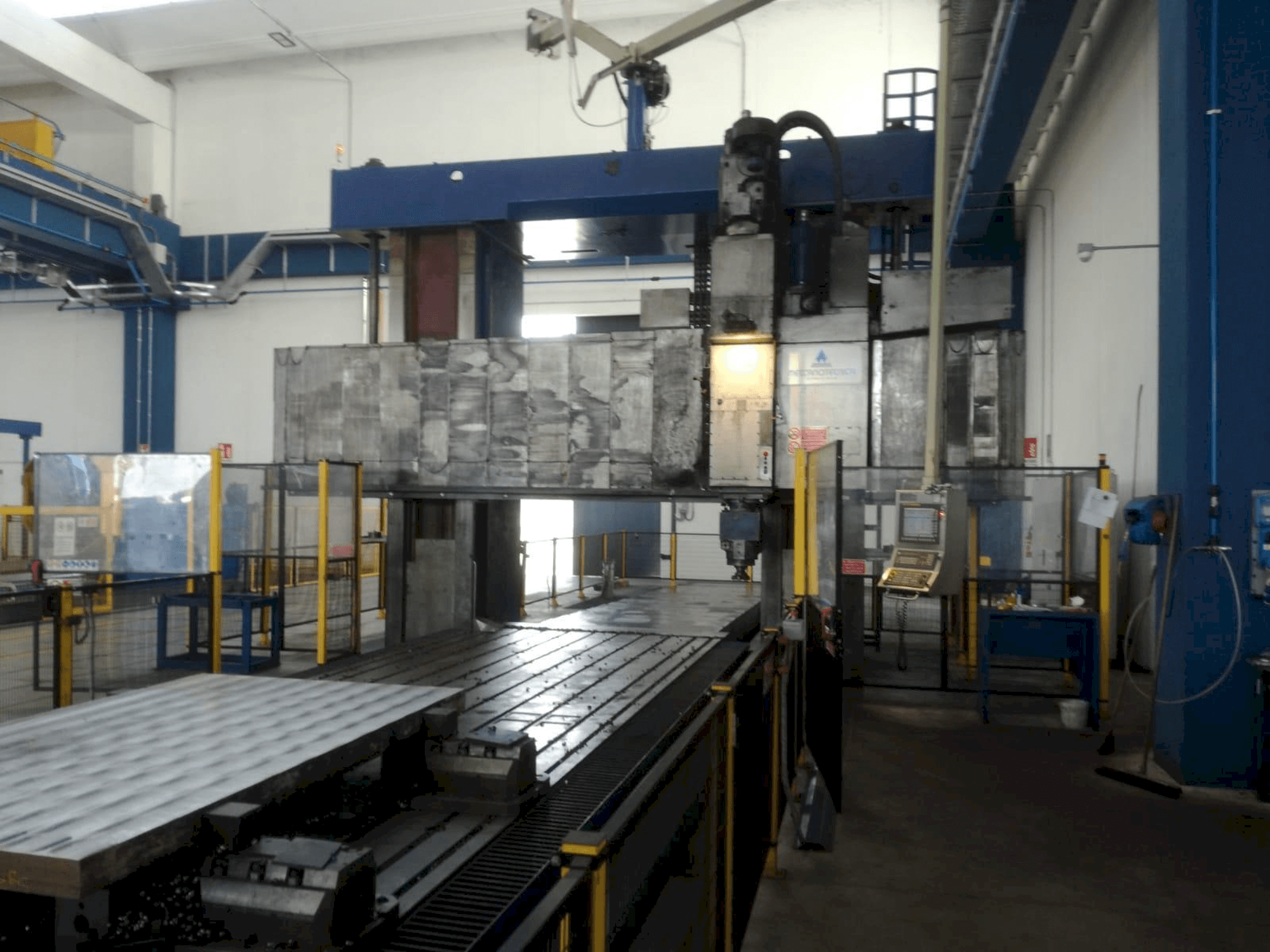 Front view of STANKO Fresa a Portale machine