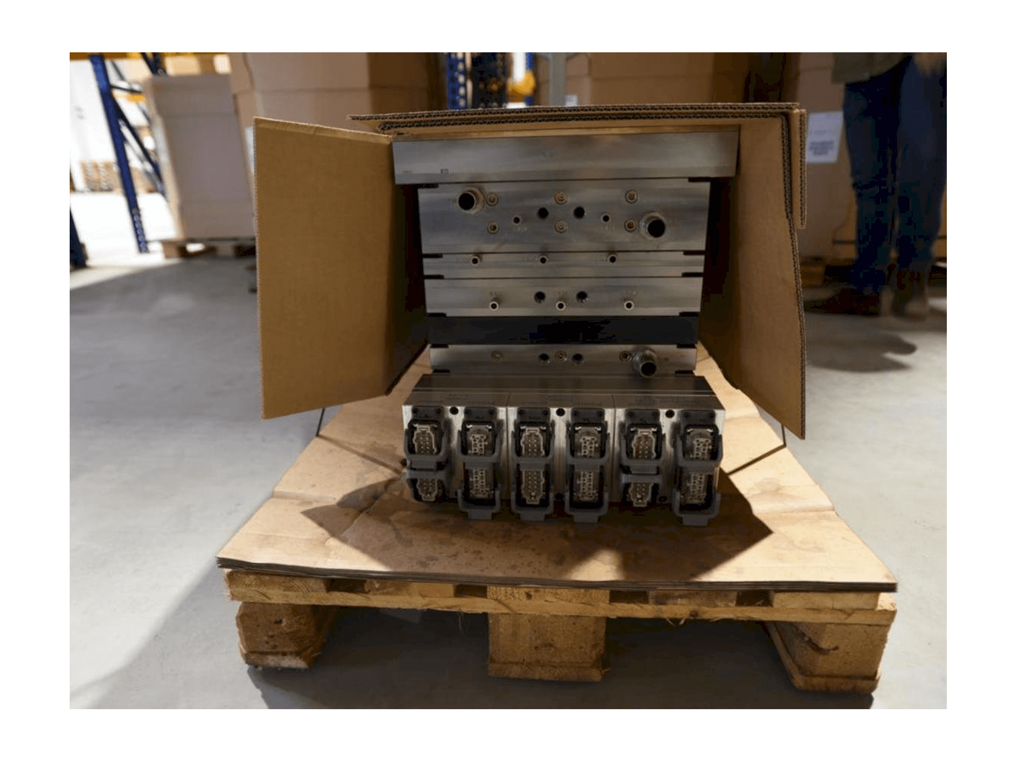 Front view of HTW PCO 1810 machine