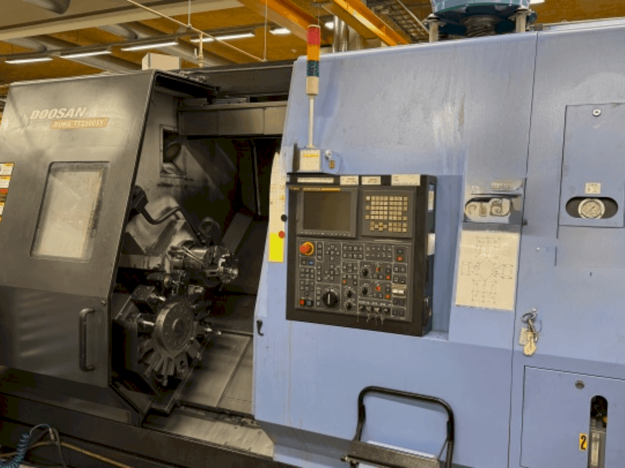 Front view of DOOSAN Puma TT 2500 SY machine