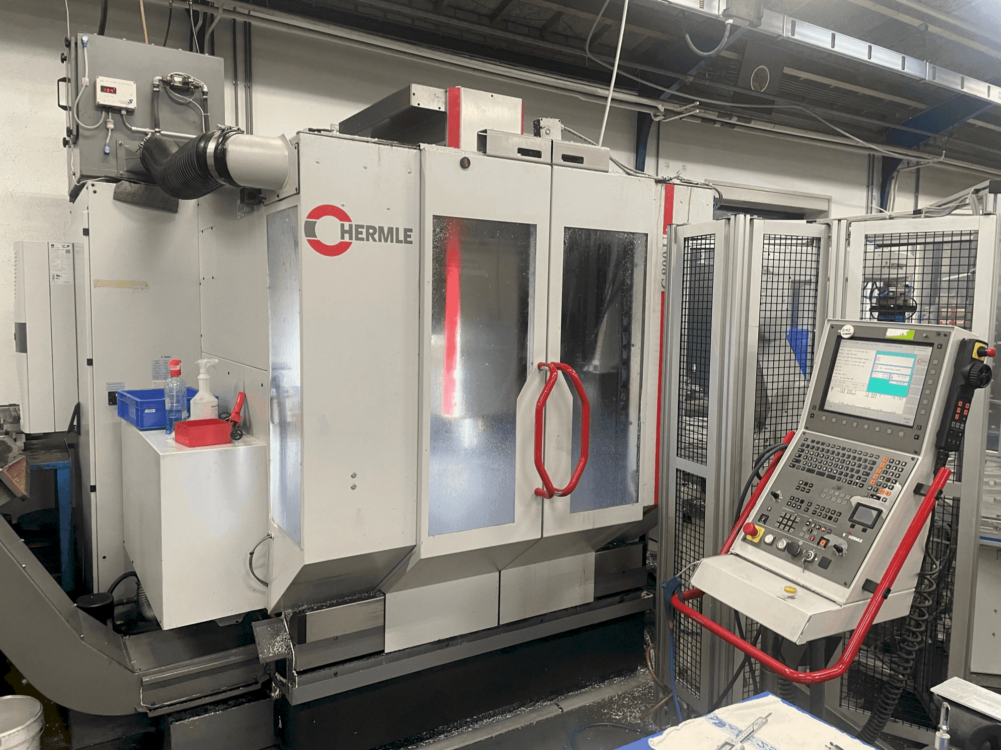 Front view of HERMLE C 800 U machine