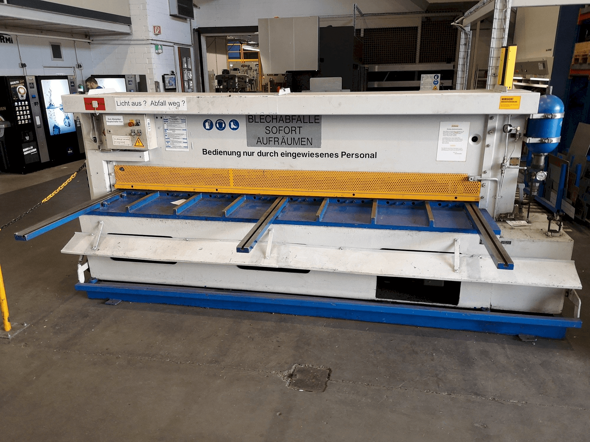 Front view of PASKOWSKY TSH 10 MM machine