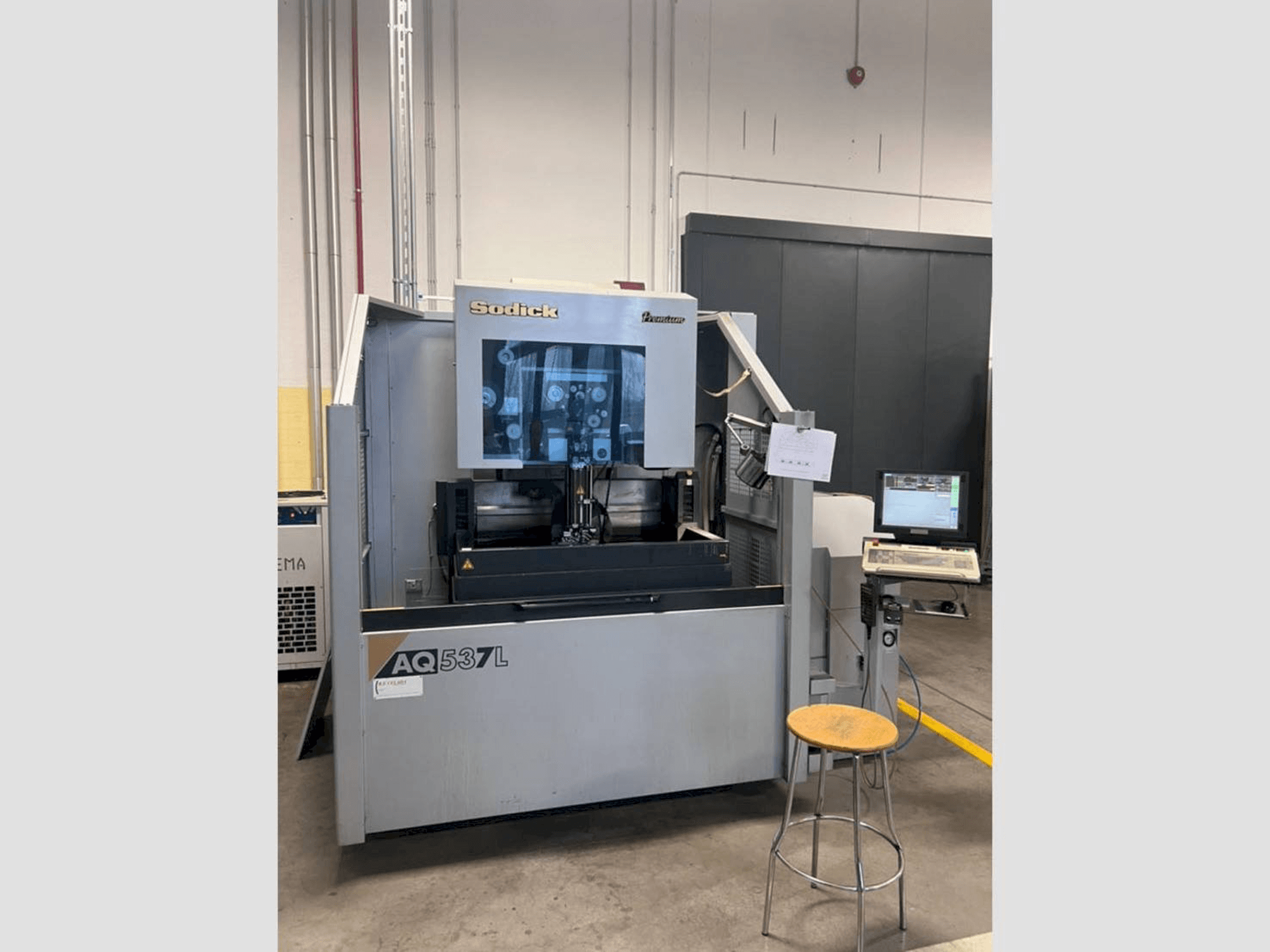 Front view of Sodick AQ537L machine