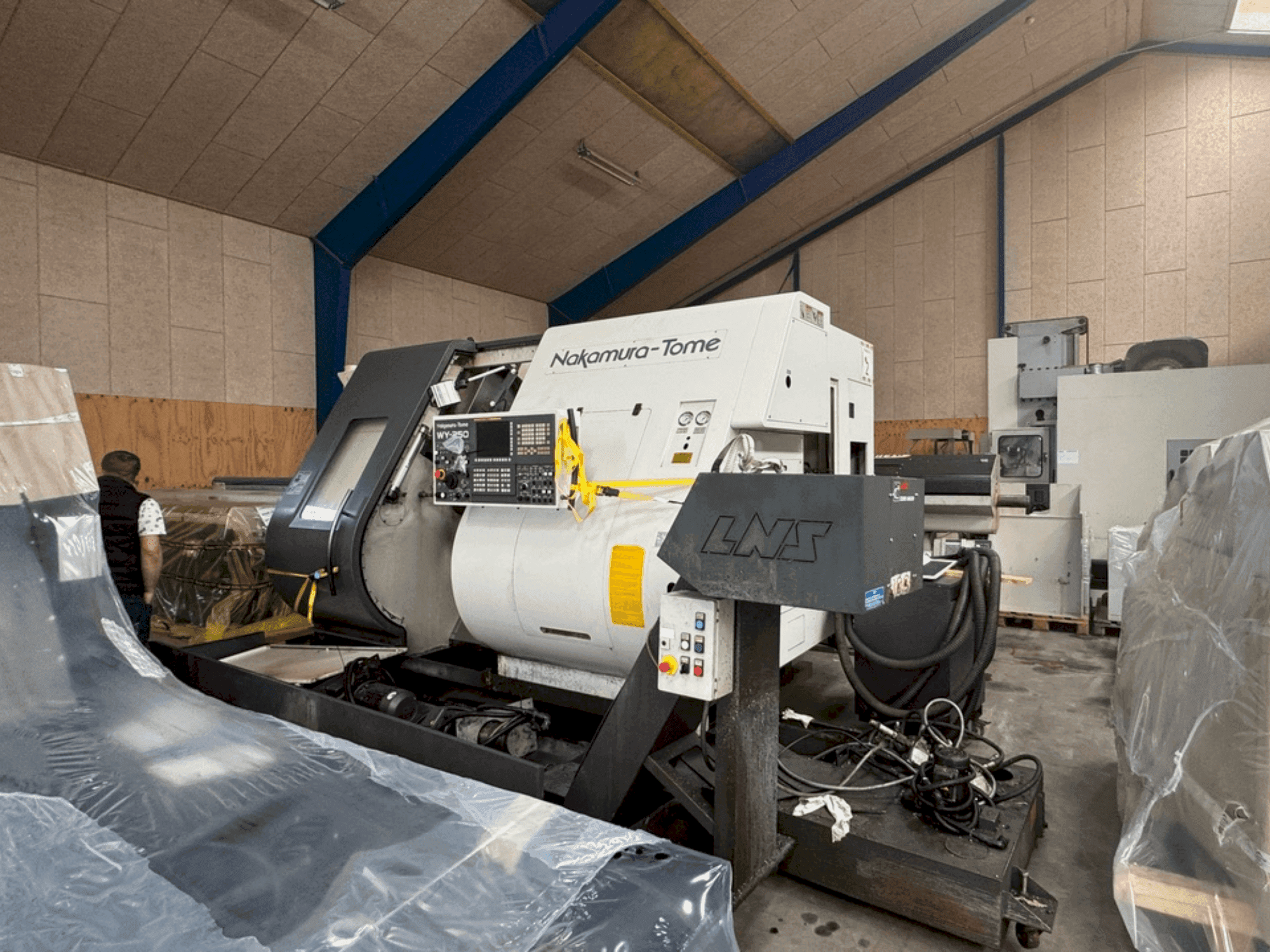 Front view of NAKAMURA-TOME WY-250 machine