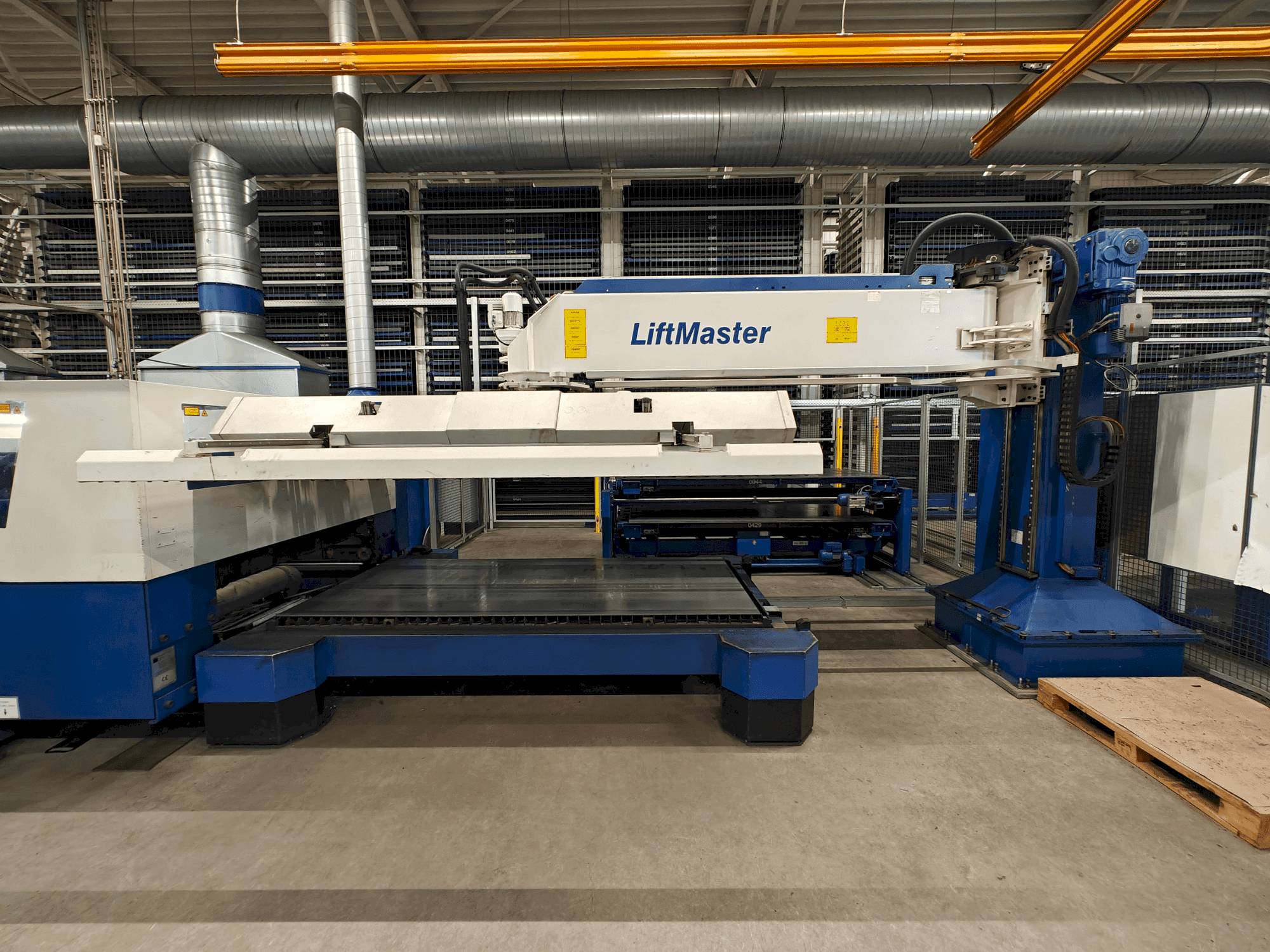Front view of TRUMPF Trumatic L3050 machine