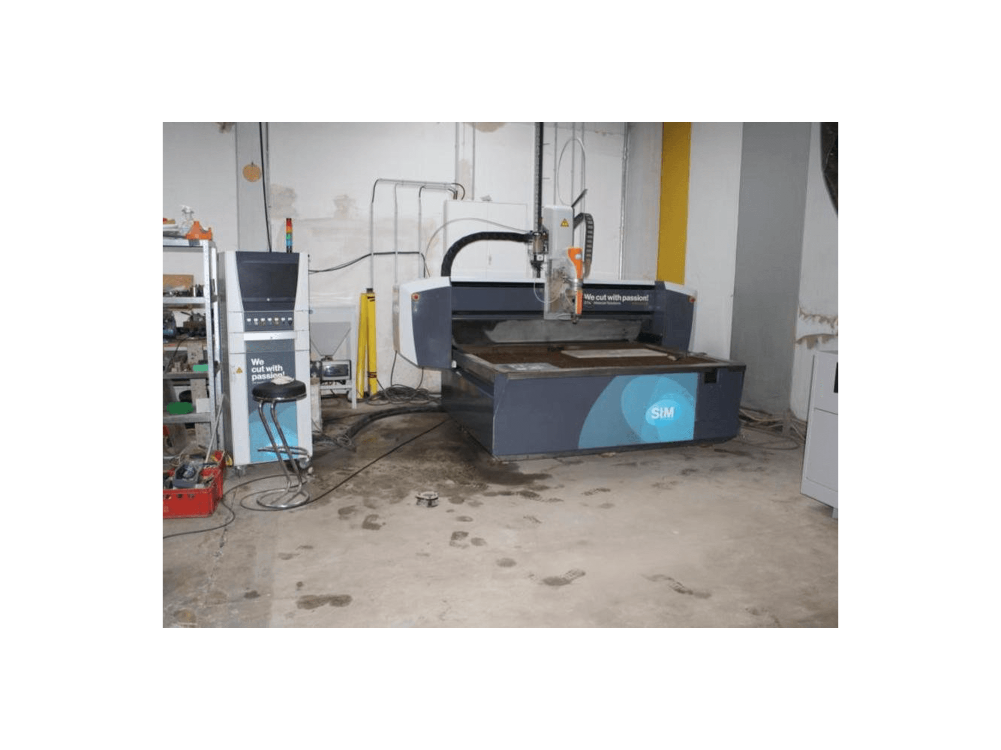 Front view of STM PremiumCut 3D 68 machine