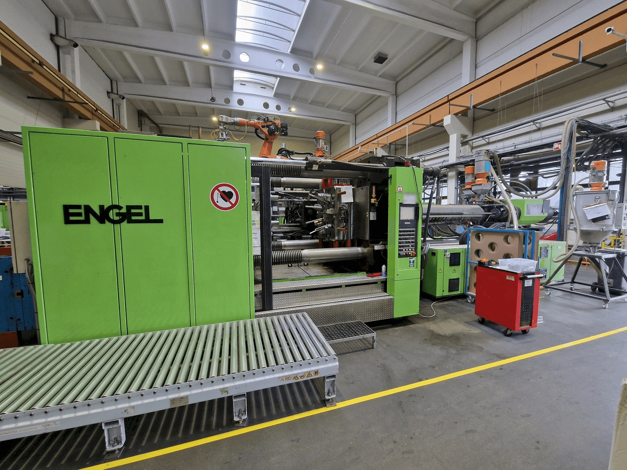 Front view of Engel DUO 3550H/330L/1000 COMBI machine