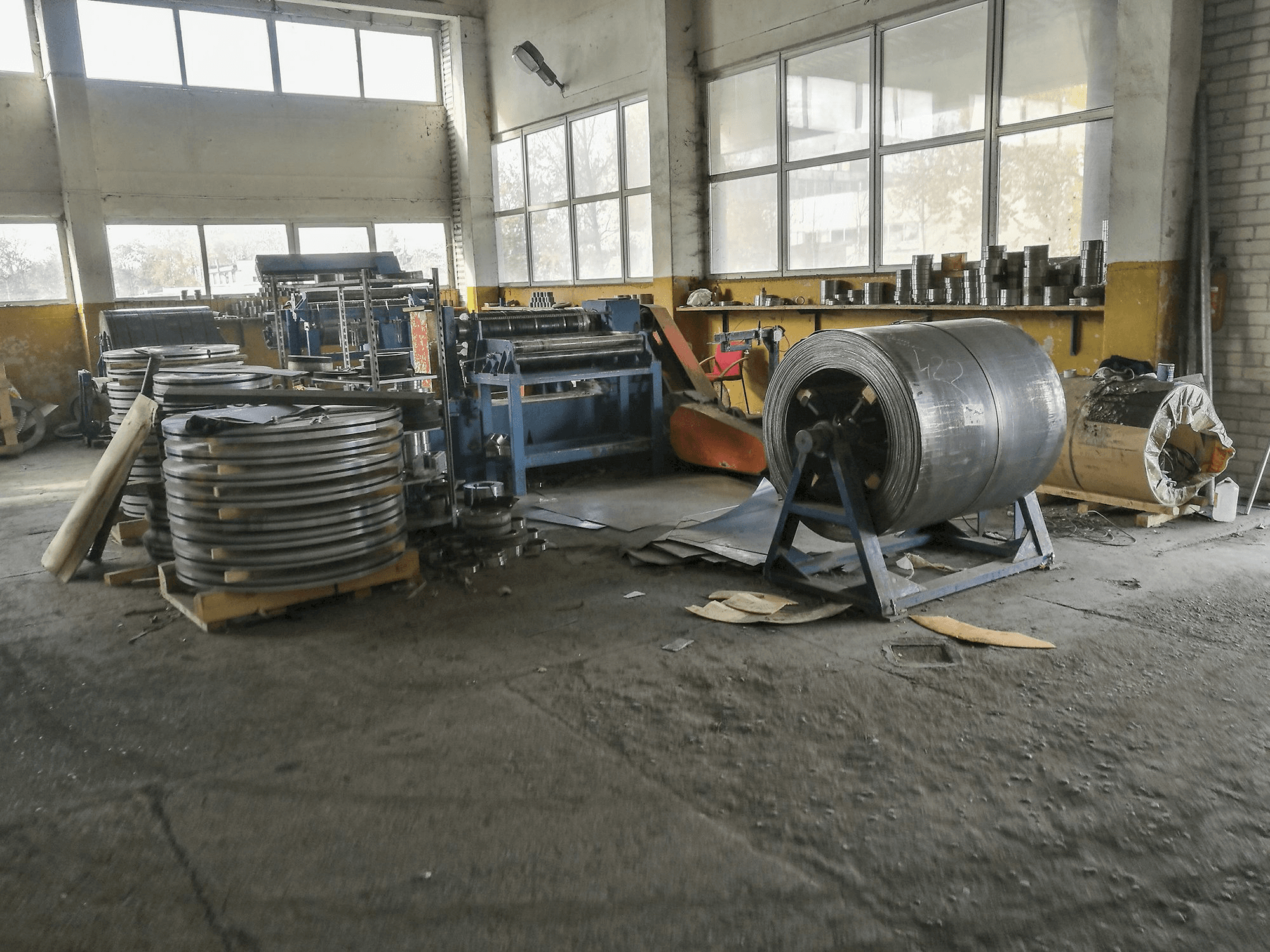 Left view of BRODPOL LTs 1300/3 Machine