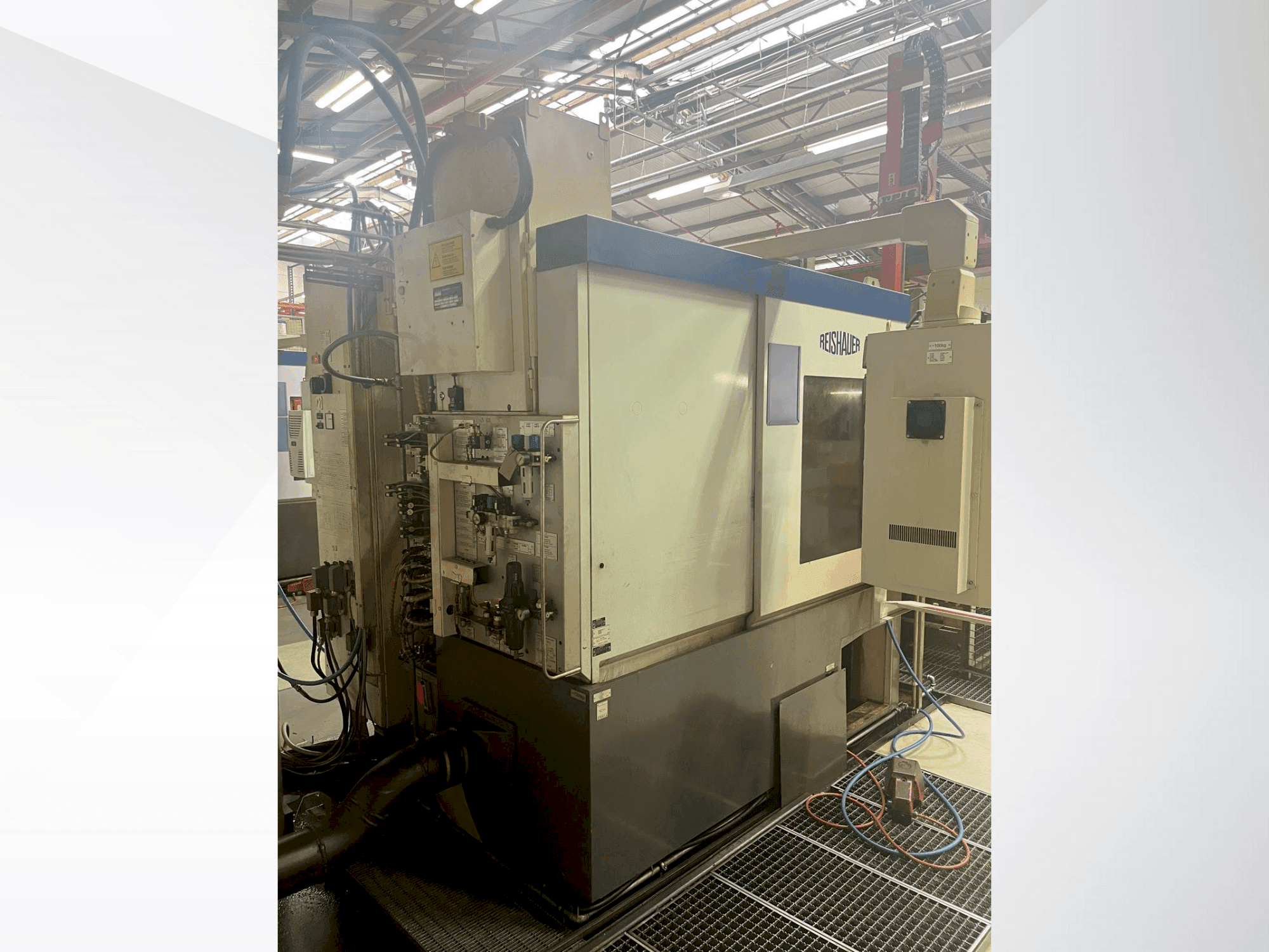 Front view of Reishauer RZ 150 machine