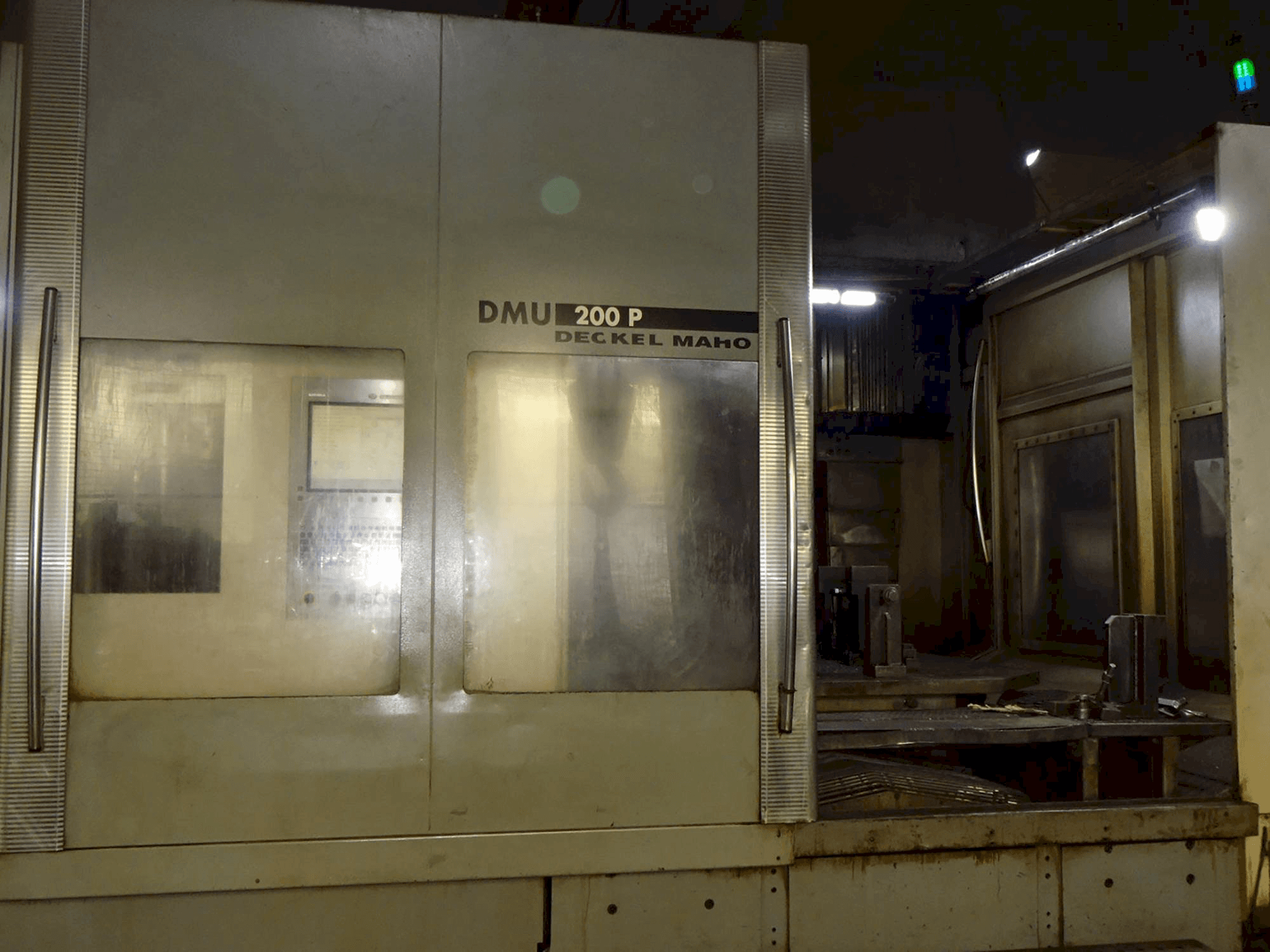 Front view of DECKEL MAHO DMU 200P Machine