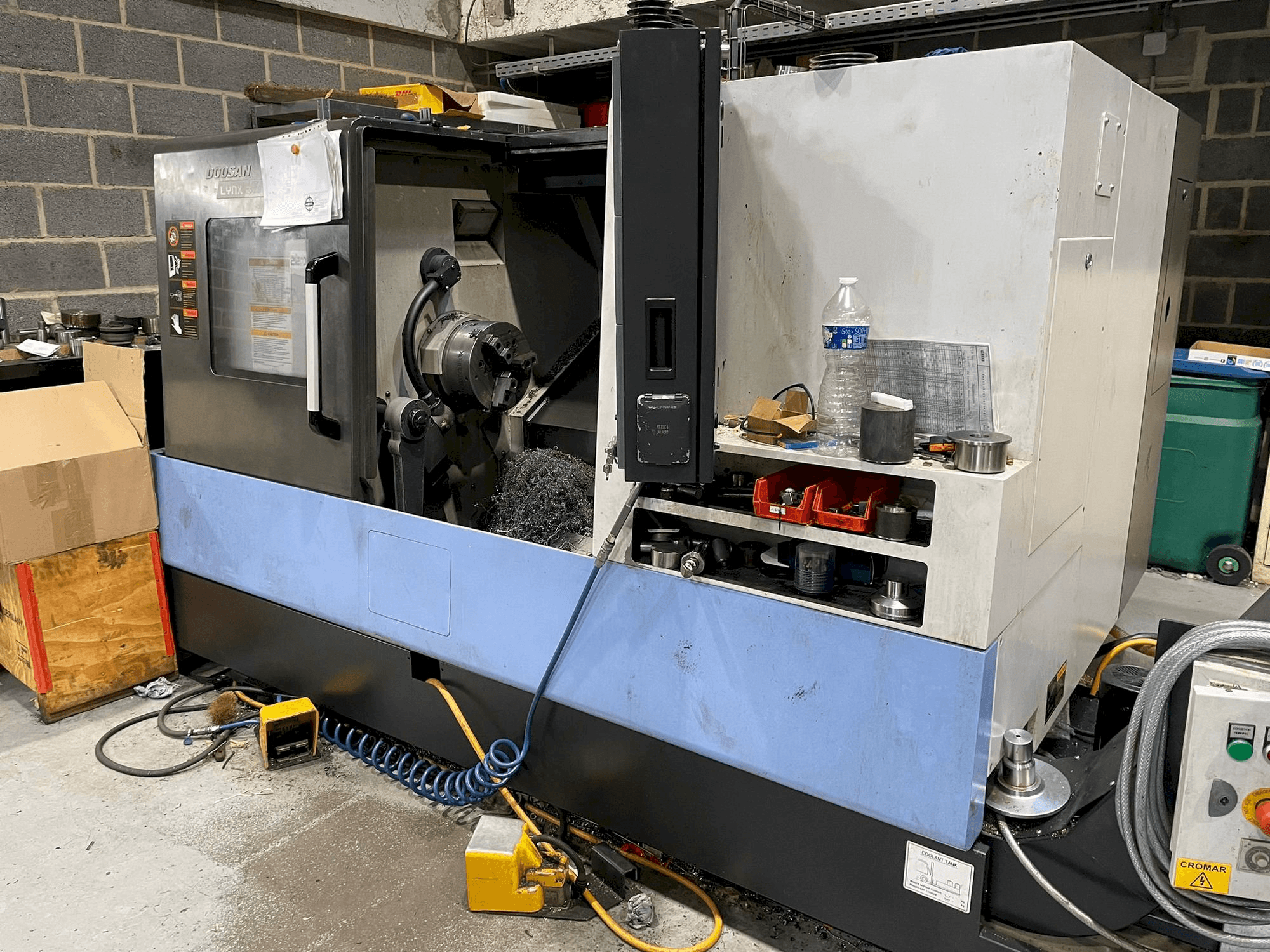 Front view of Doosan LYNX 300 machine