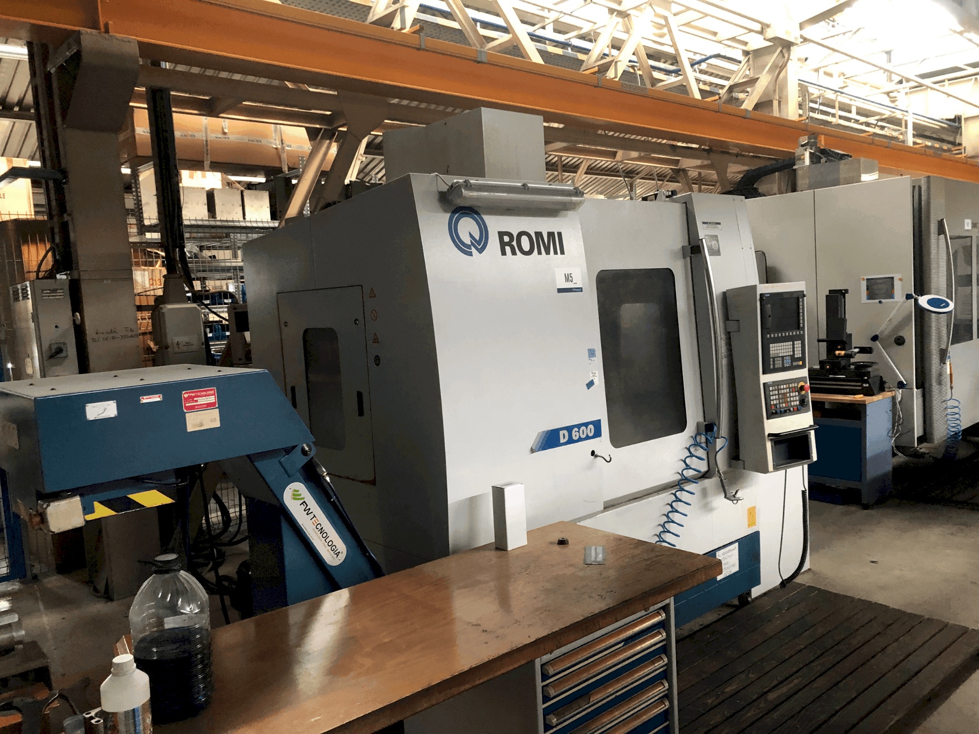 Front view of Romi D600 machine