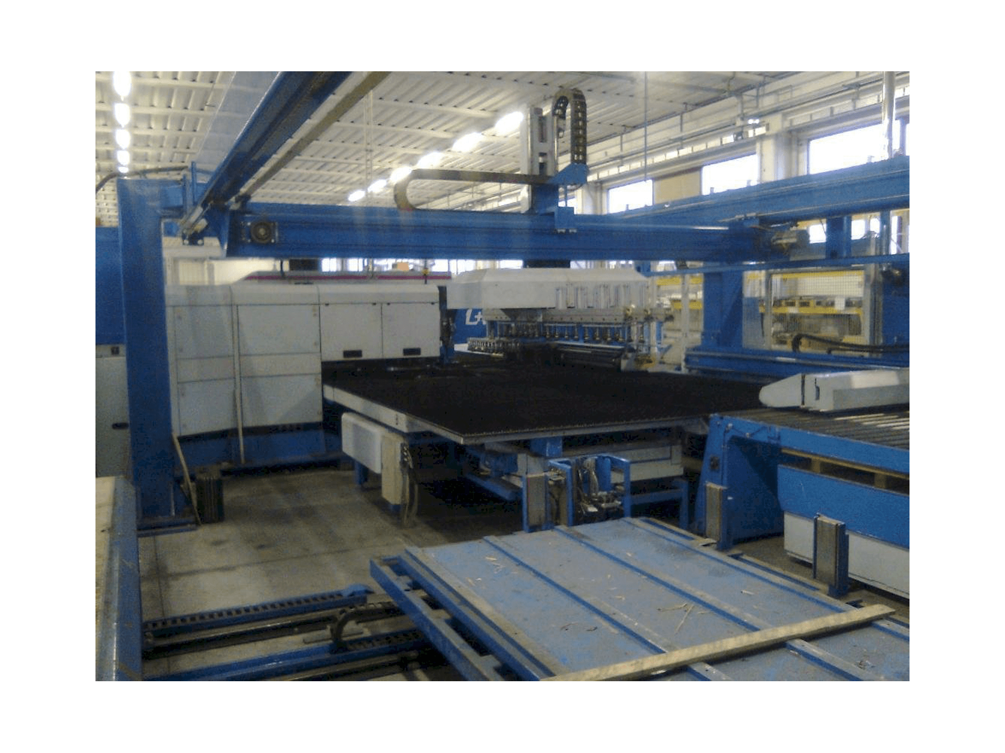 Front view of Finn-Power LP6 machine