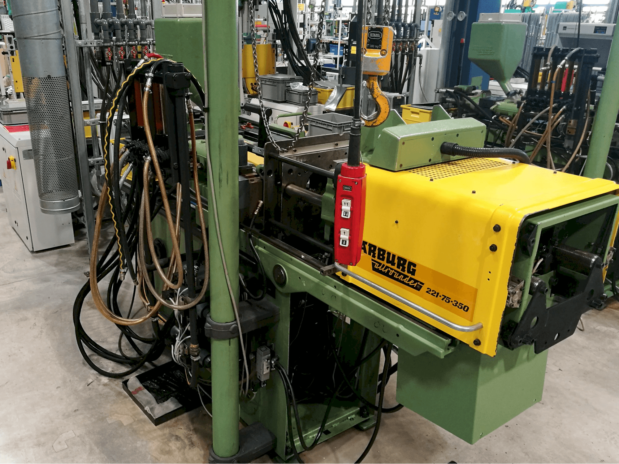 Right view of Arburg Allrounder 221-75-350 Machine