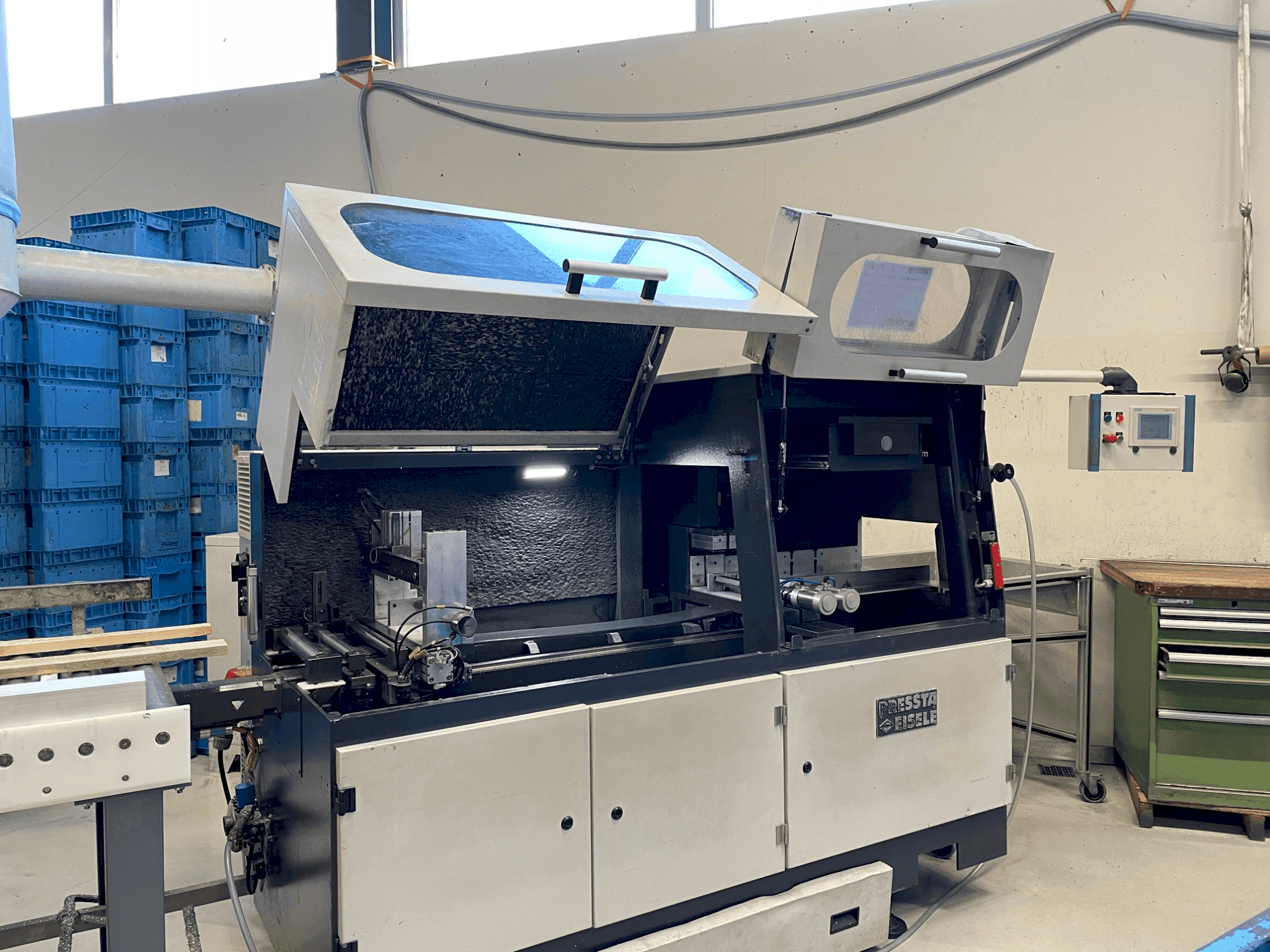 Front view of Other 600 R machine