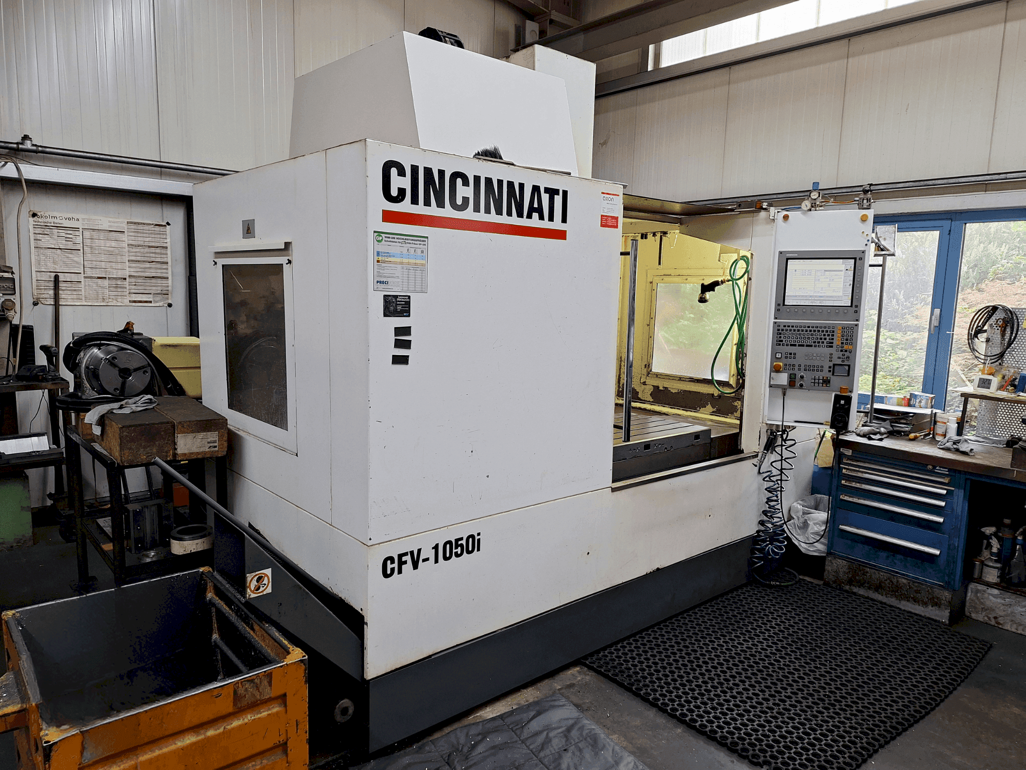 Front view of Cincinnati CFV-1050i machine