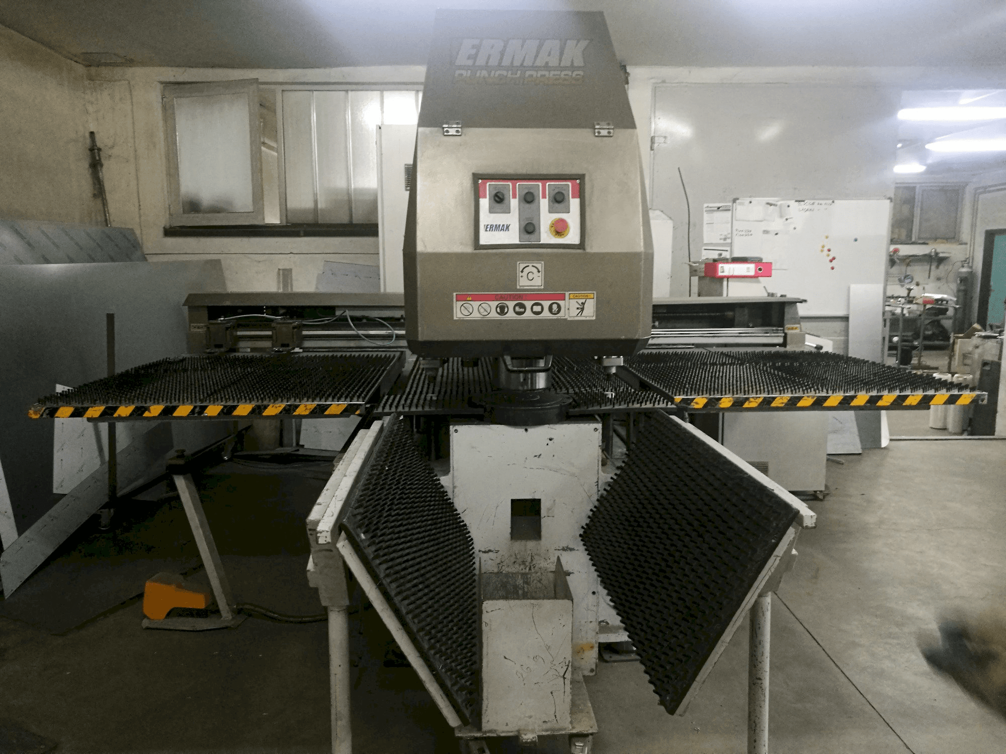 Front view of ERMAKSAN RPP 127-30 machine