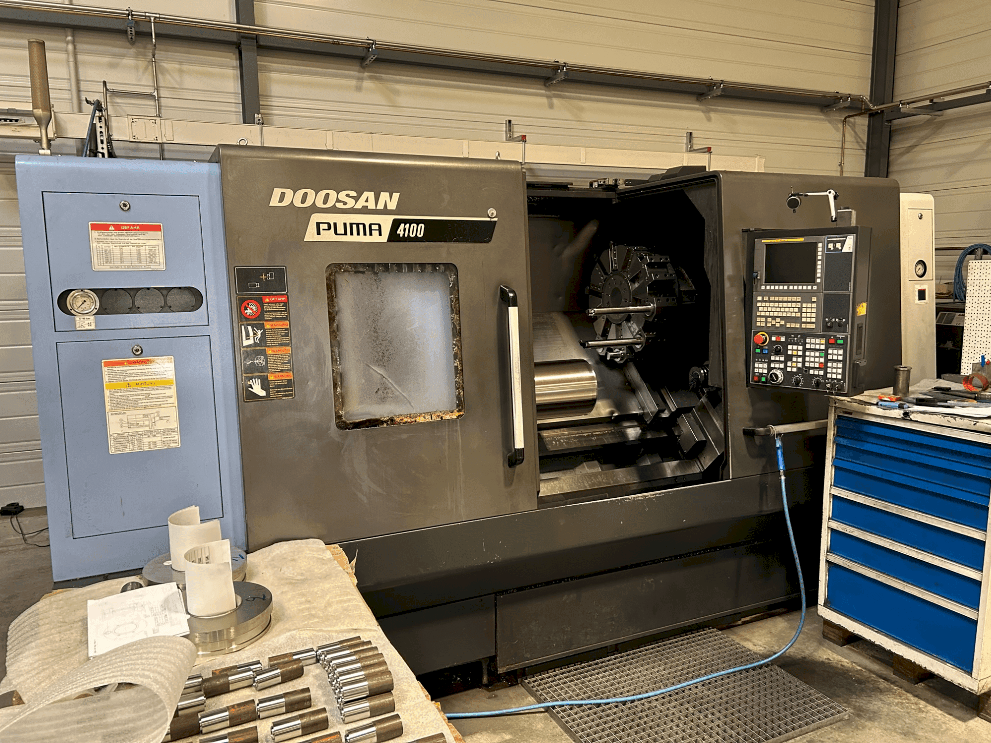 Front view of DOOSAN PUMA 4100B machine
