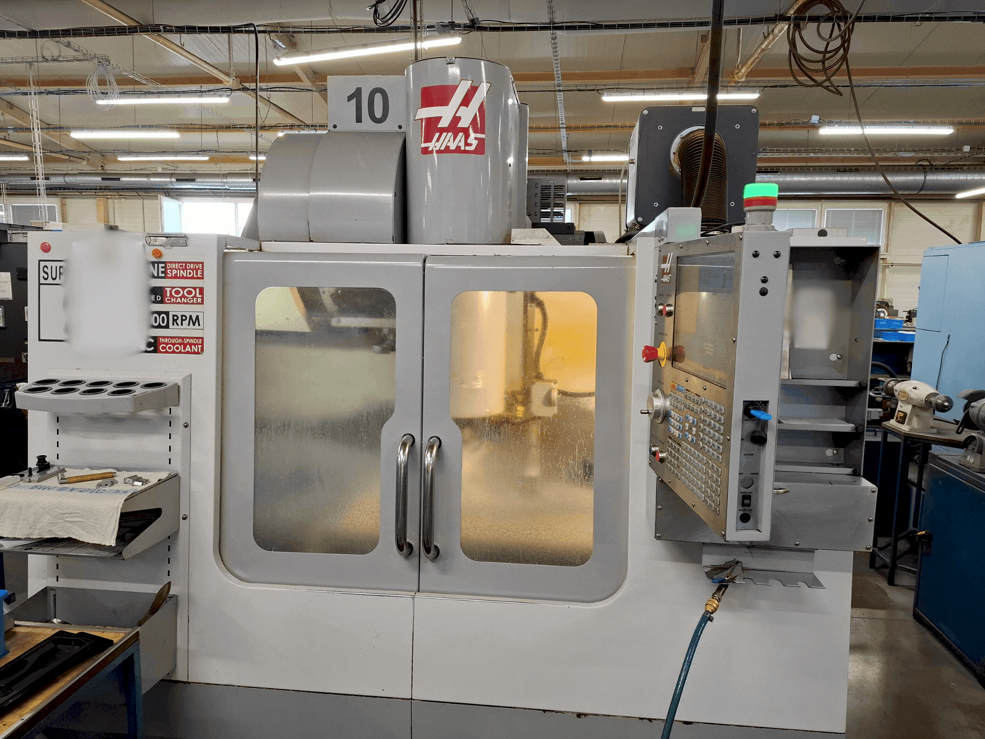 Front view of HAAS VF-2SSHE machine