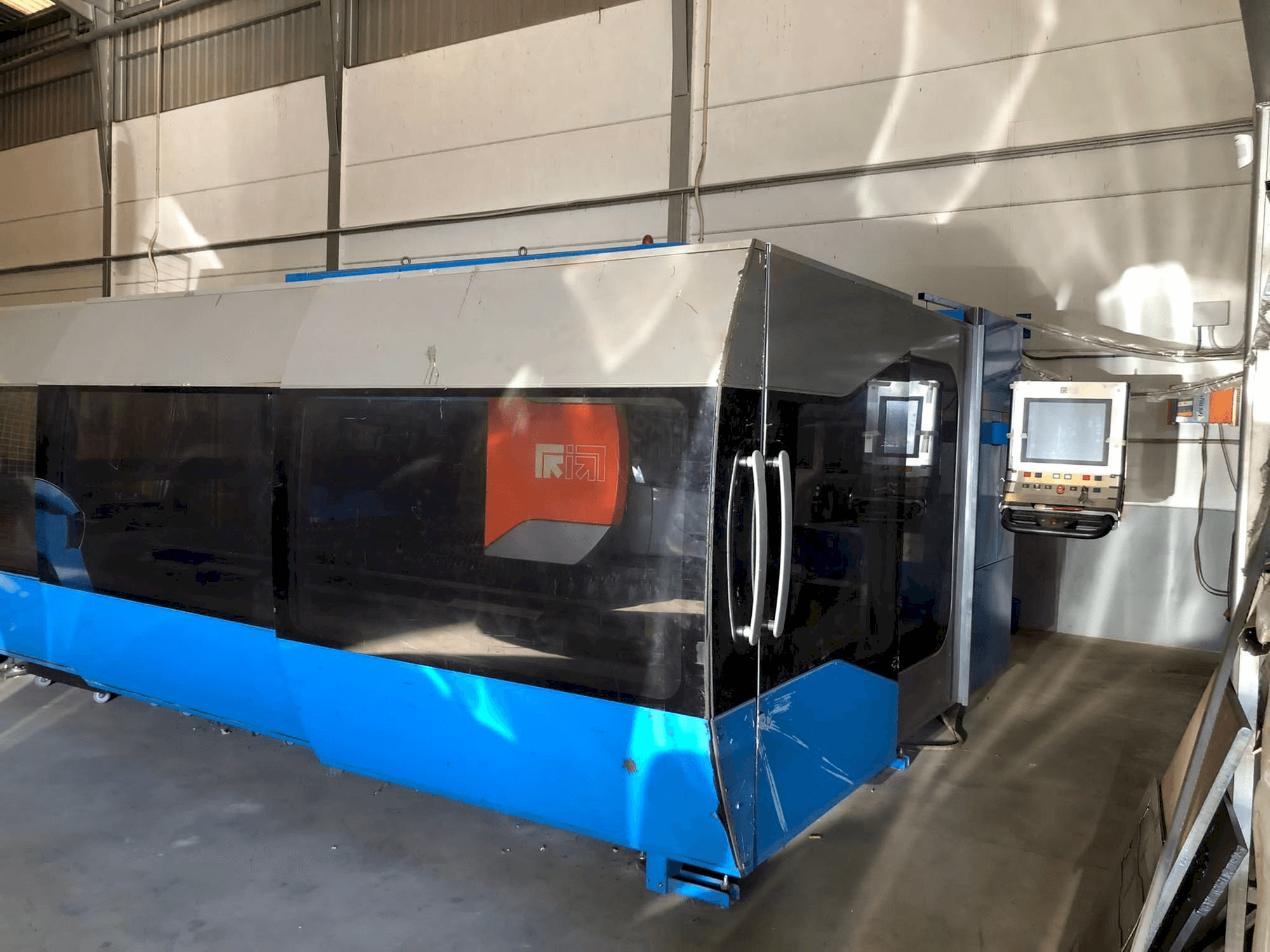 Front view of Prima Power Zaphiro machine