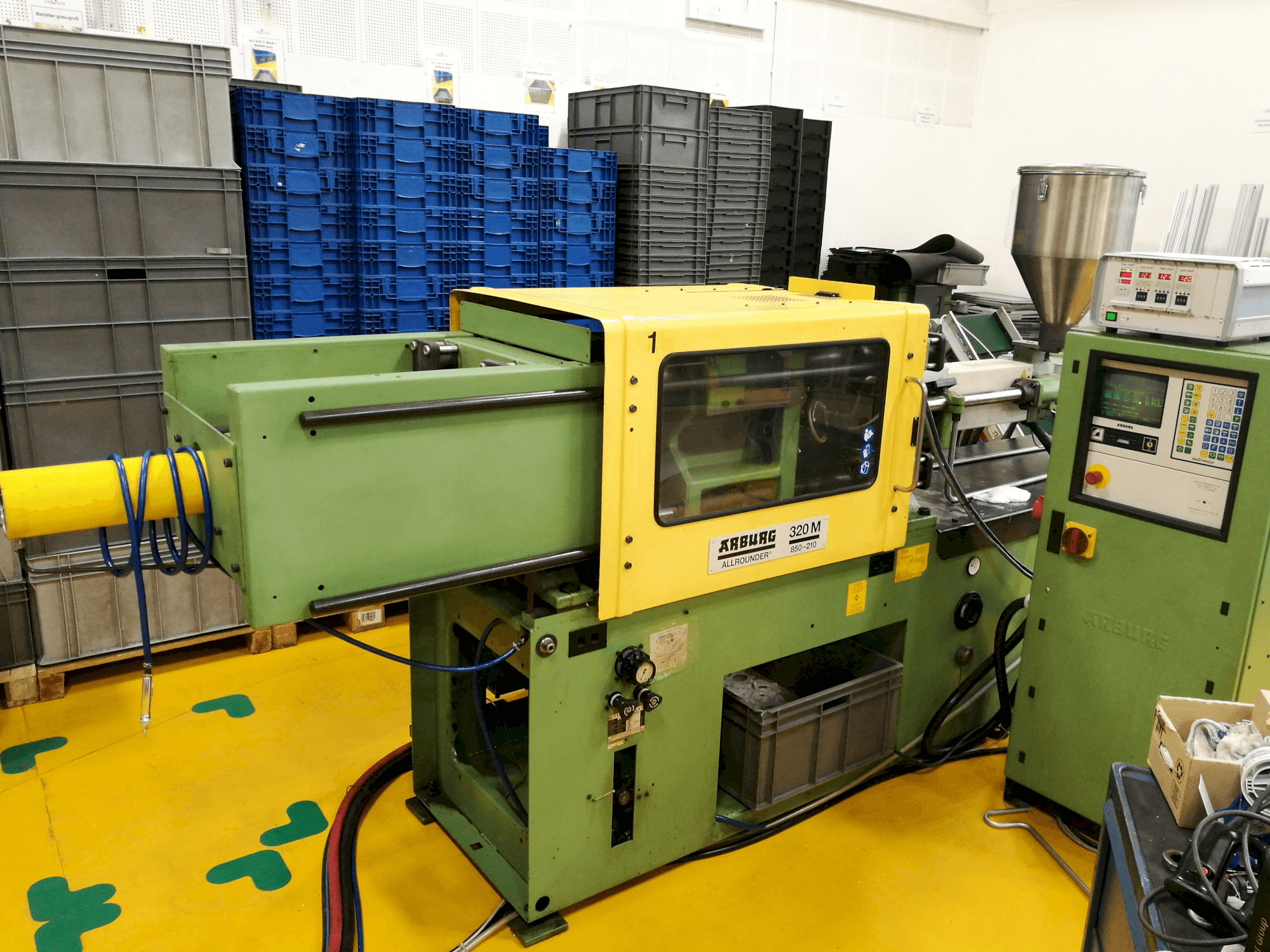 Left view of Arburg 320 M 850-210 Machine