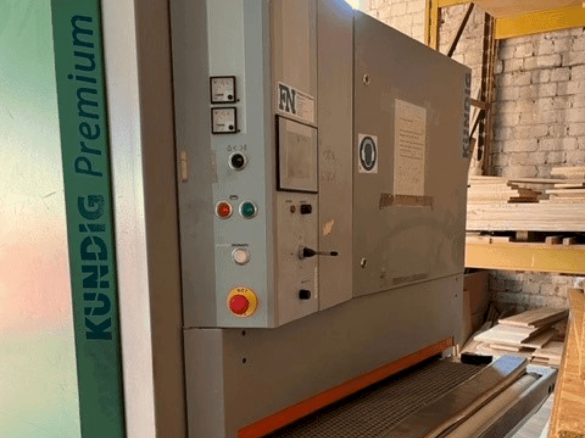 Front view of Kundig Premium 2 1100-RE machine