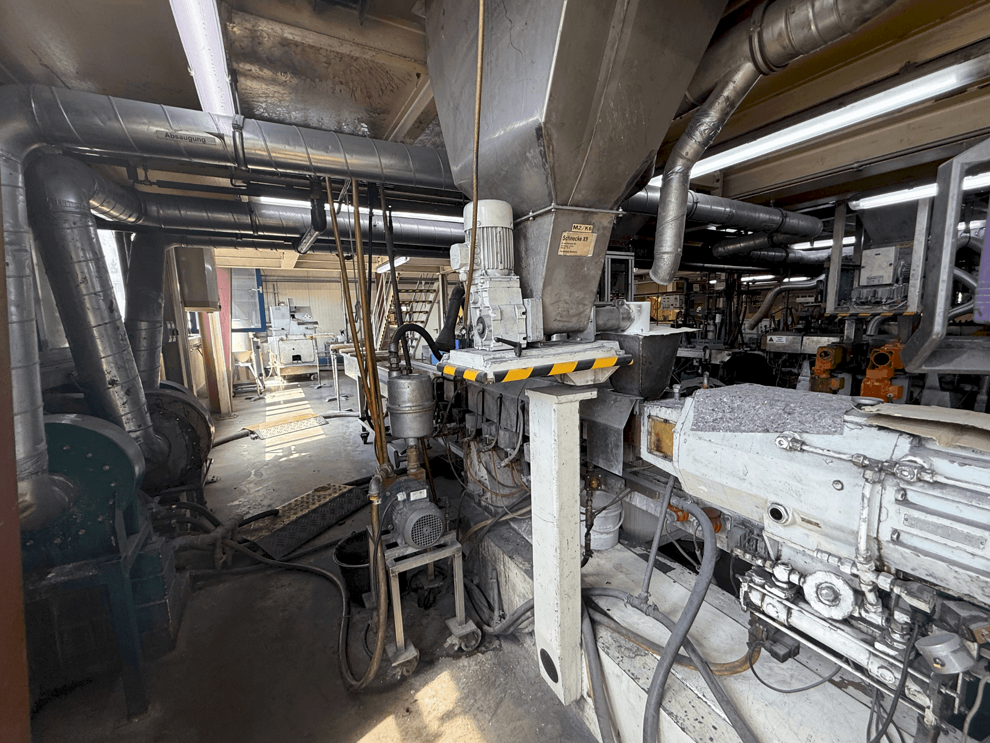 Front view of Leistriz ZSE 50 GL-36D (1995) machine