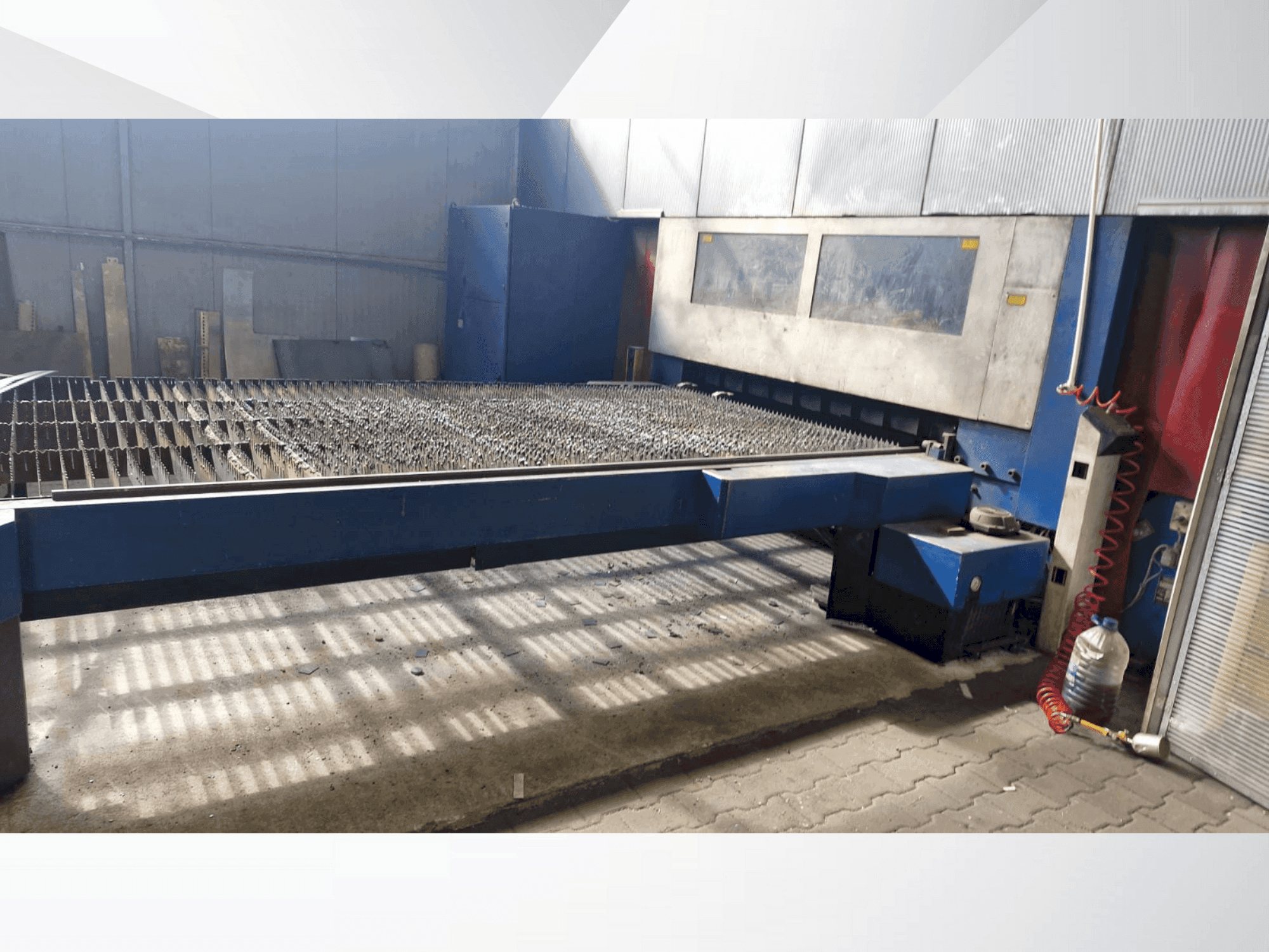 Front view of TRUMPF TRUMATIC L 4030 machine