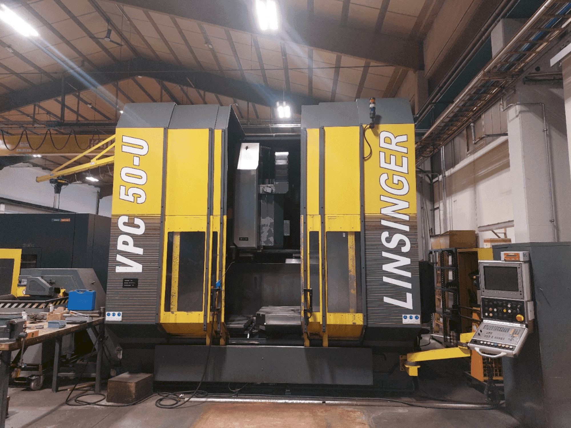 Front view of AXA VPC 50U machine