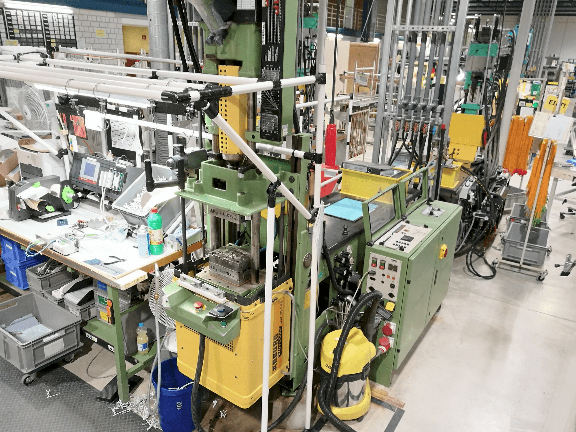 Front view of Arburg 221-75-350 machine