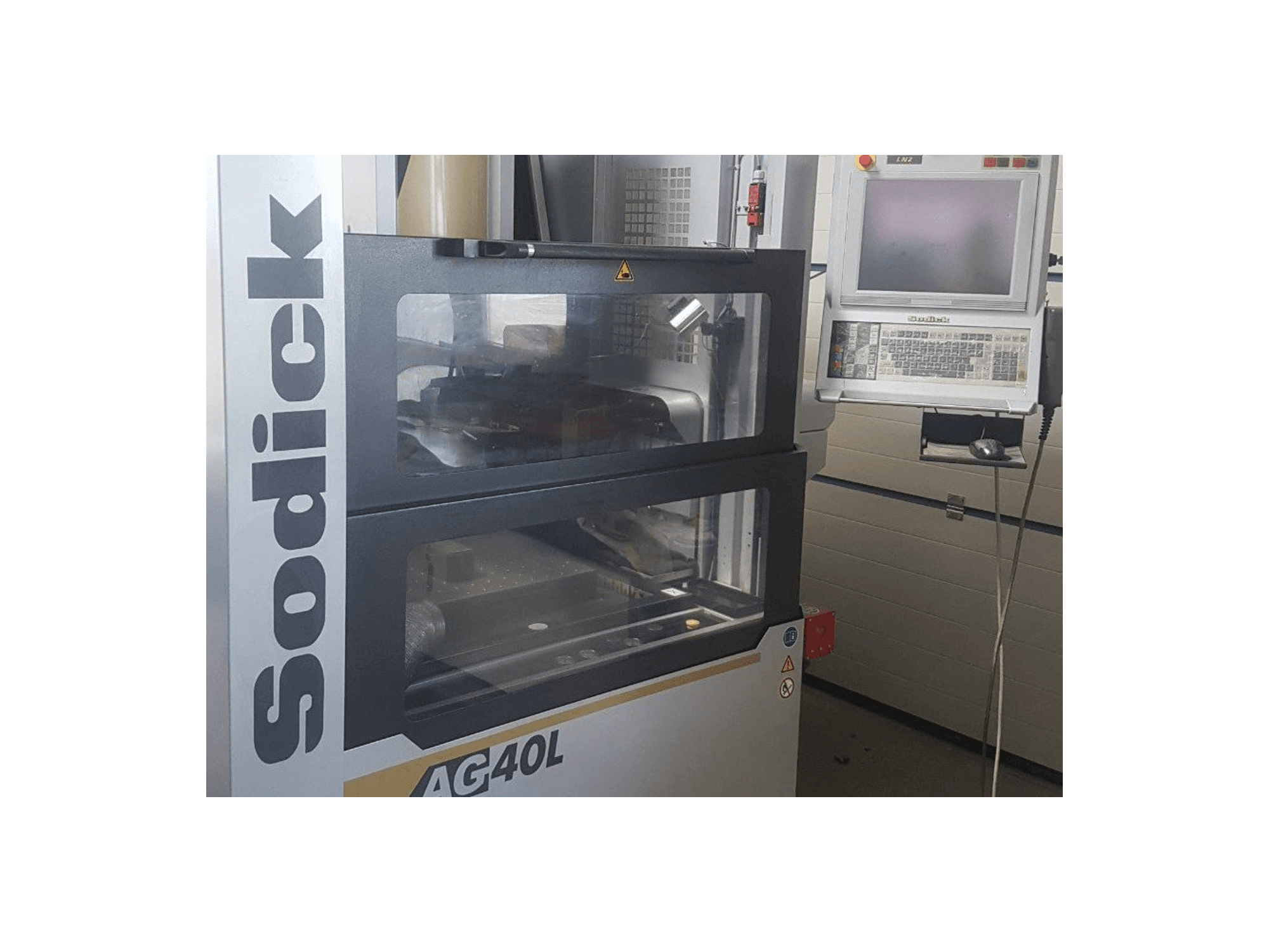 Front view of Sodick AG40L machine