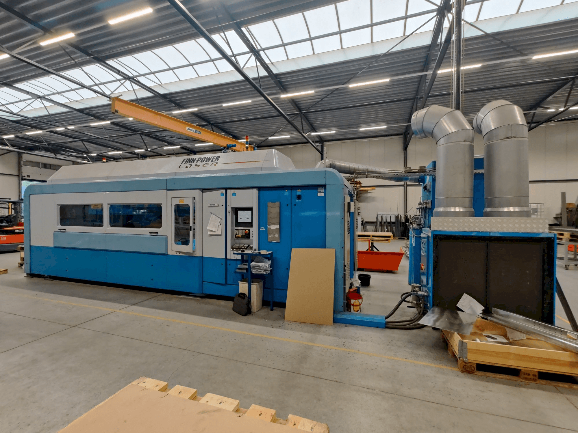 Front view of Finn-Power FPL6-B machine