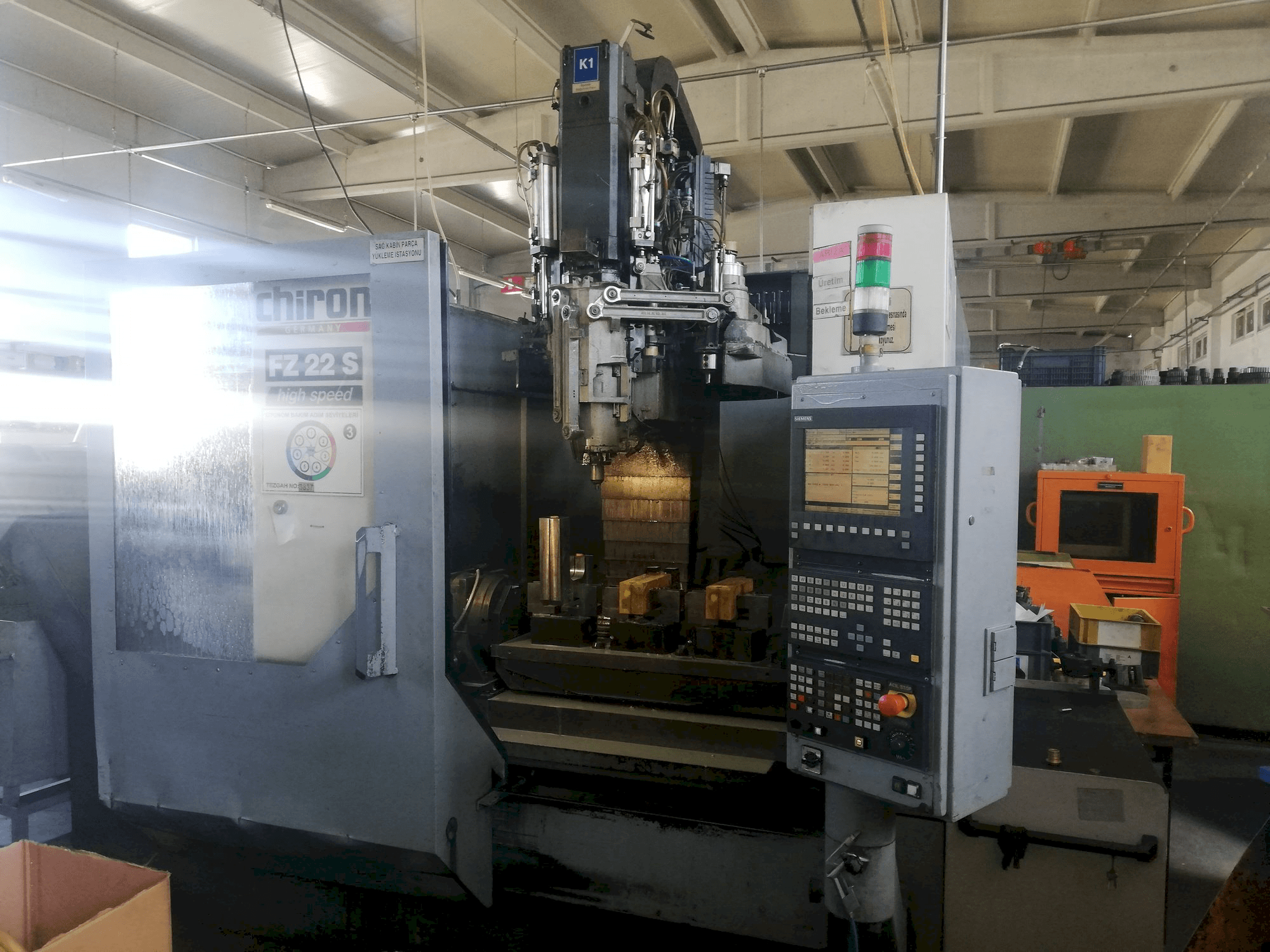 Front view of CHIRON FZ 22 S machine