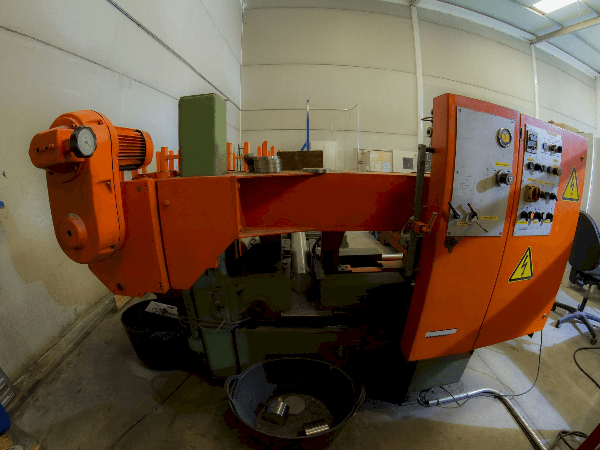 Front view of KASTO HBA 340 AU machine