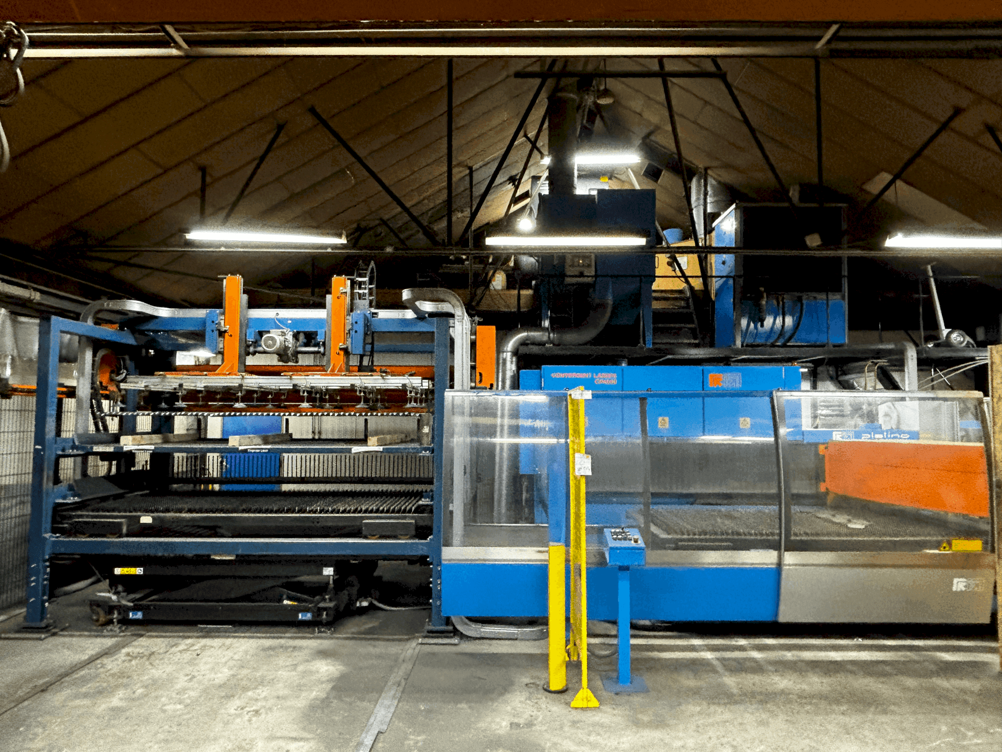 Front view of Prima Industrie Platino 1530 machine