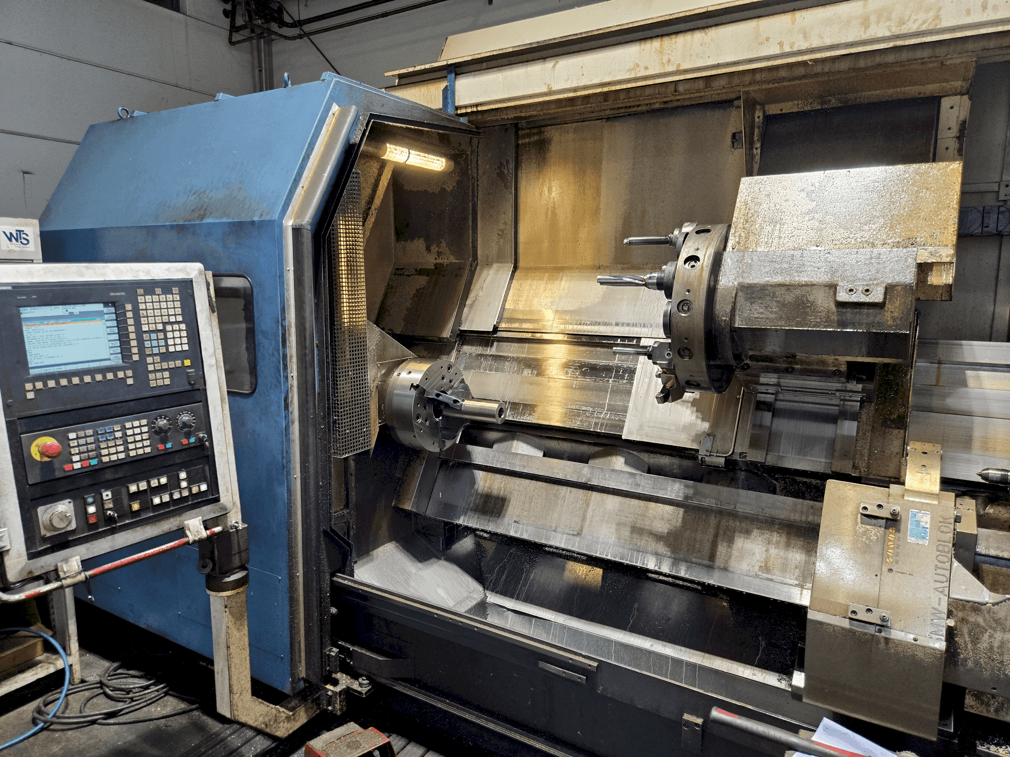 Front view of HEYNUMAT 21 U/2500 machine