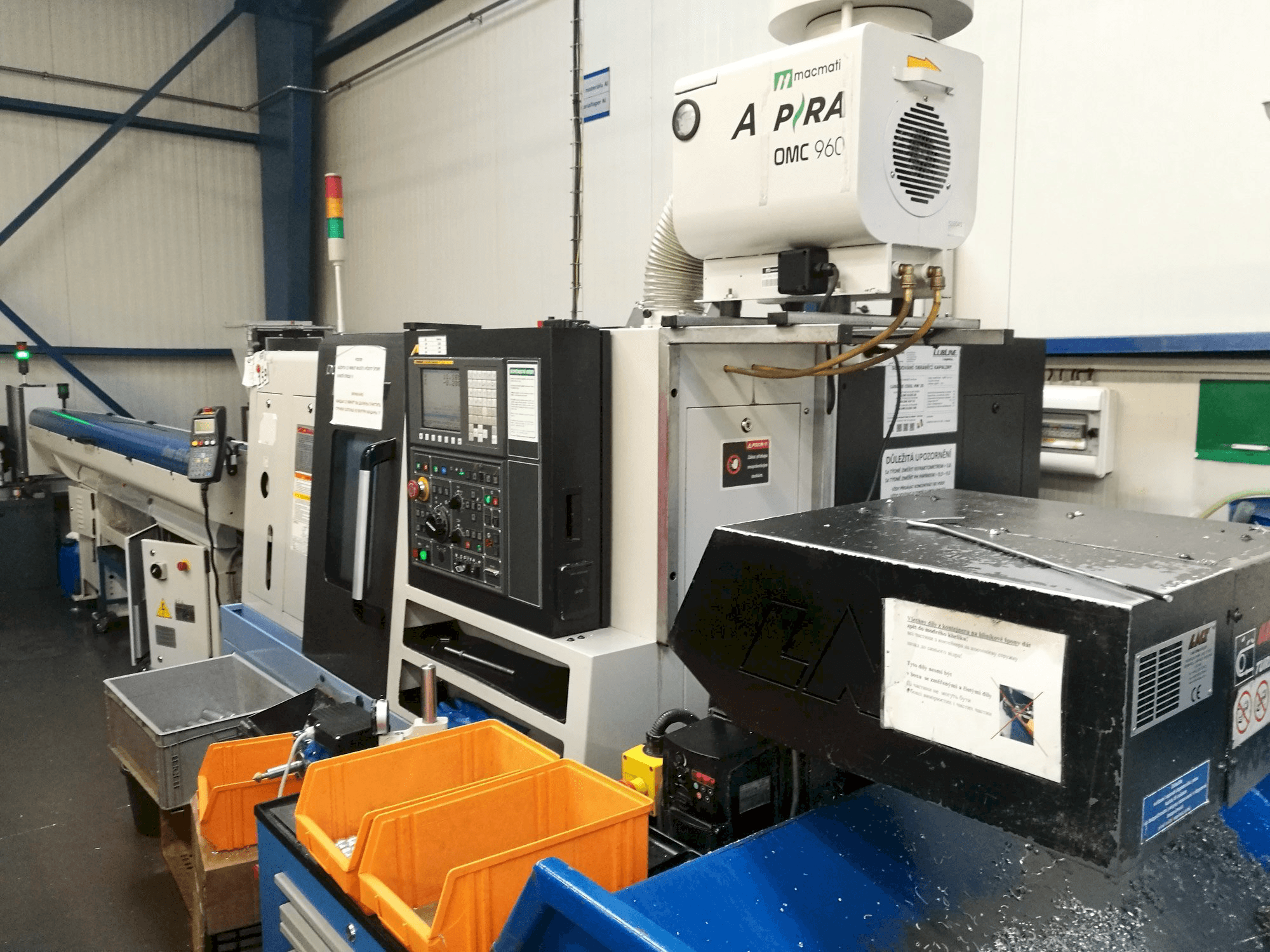 Front view of Doosan Lynx 220GA machine