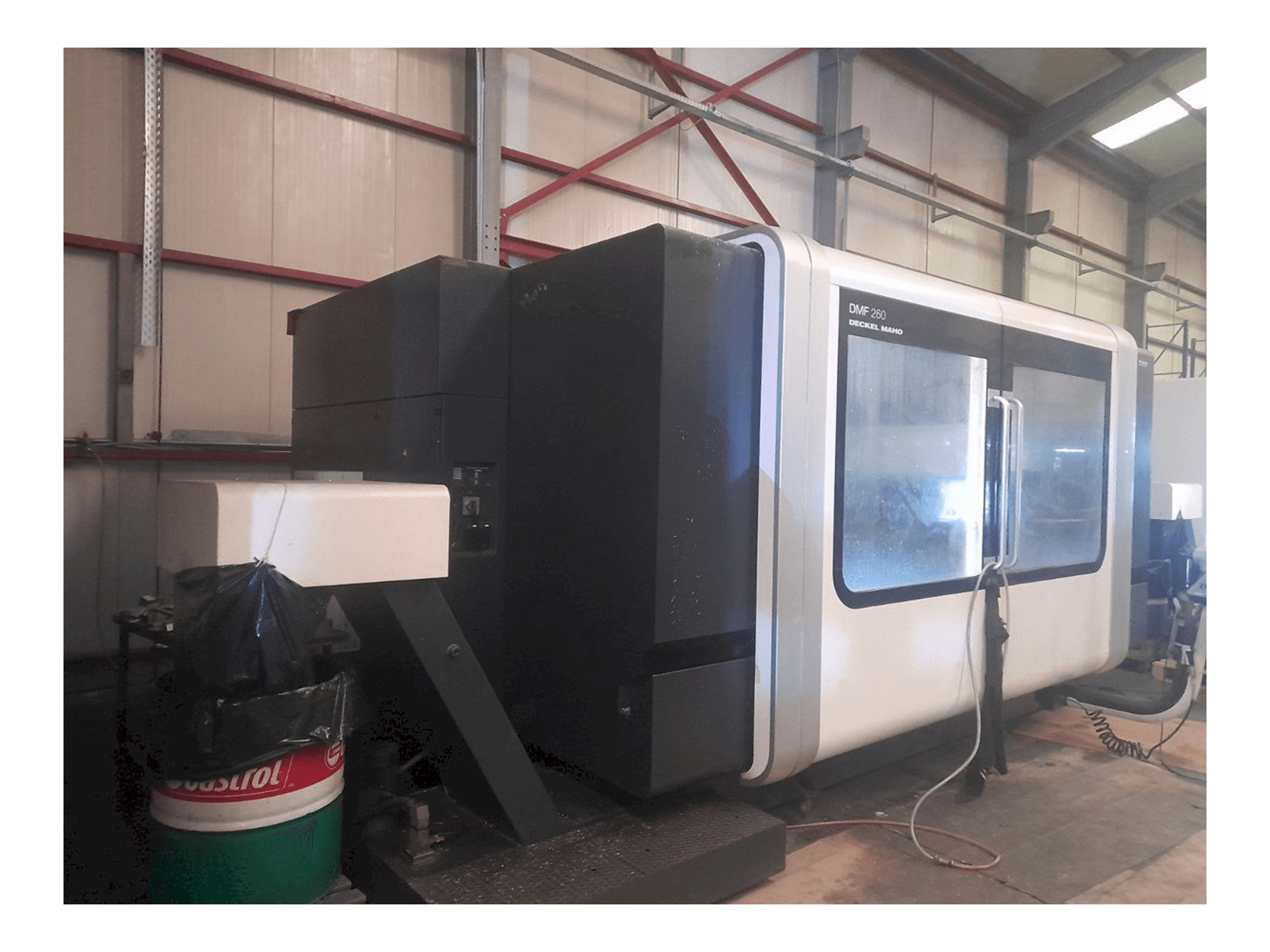 Left side view of DECKEL MAHO DMF 260 machine