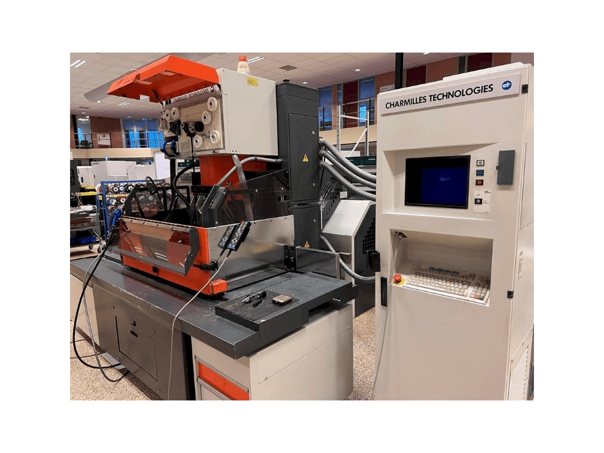 Front view of CHARMILLES Robofil FI6020 CSL2 machine