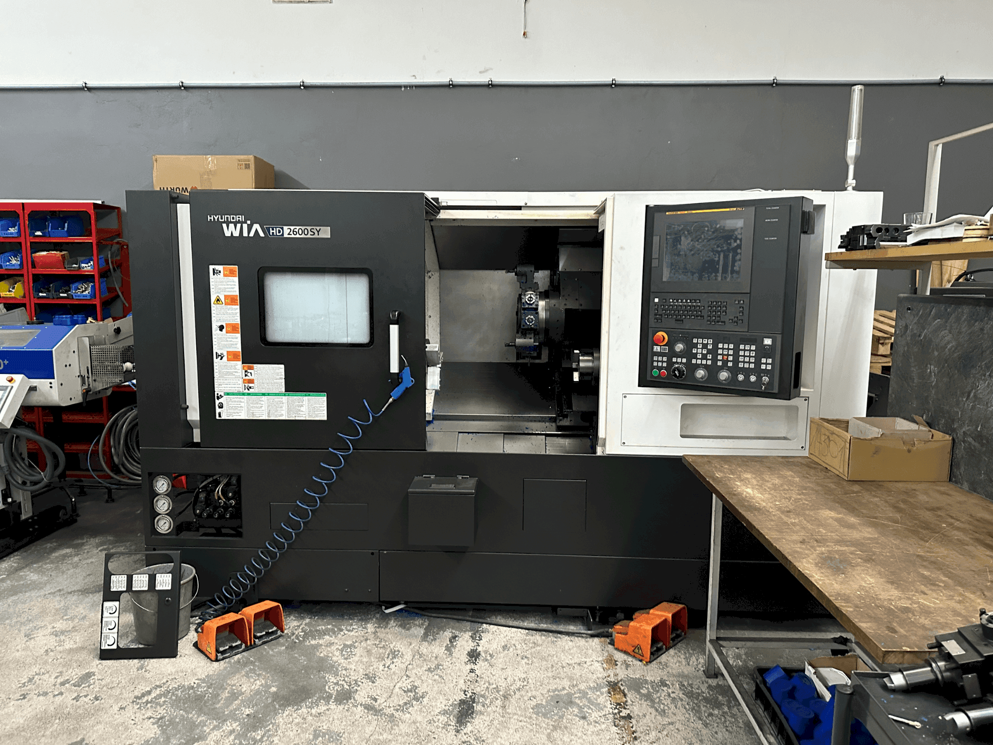 Front view of Hyundai Wia HD 2600SY machine