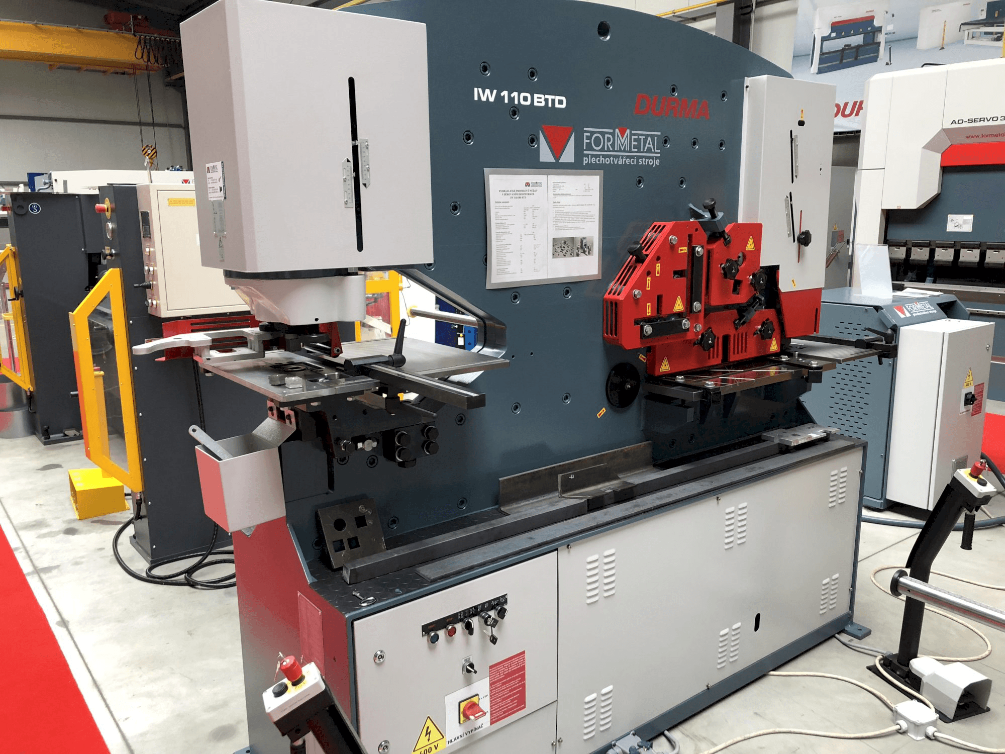 Left view of Durma IW 110/180 BTD Machine