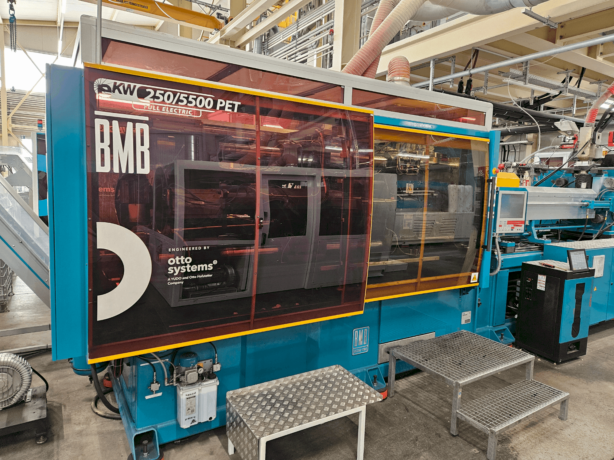 Front view of Otto Systems eKW 250/5500 PET machine