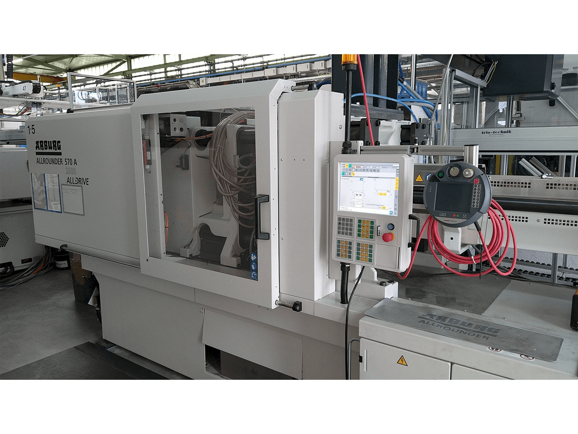 Front view of Arburg Allrounder 570 A 2000-800 ALLDRIVE machine