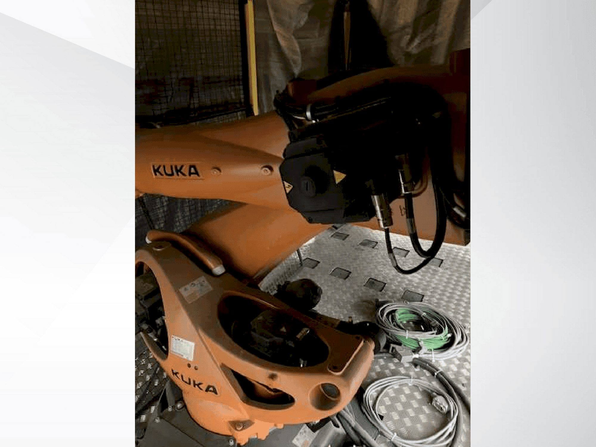 Front view of KUKA KR 210 R2700 extra (2018) machine