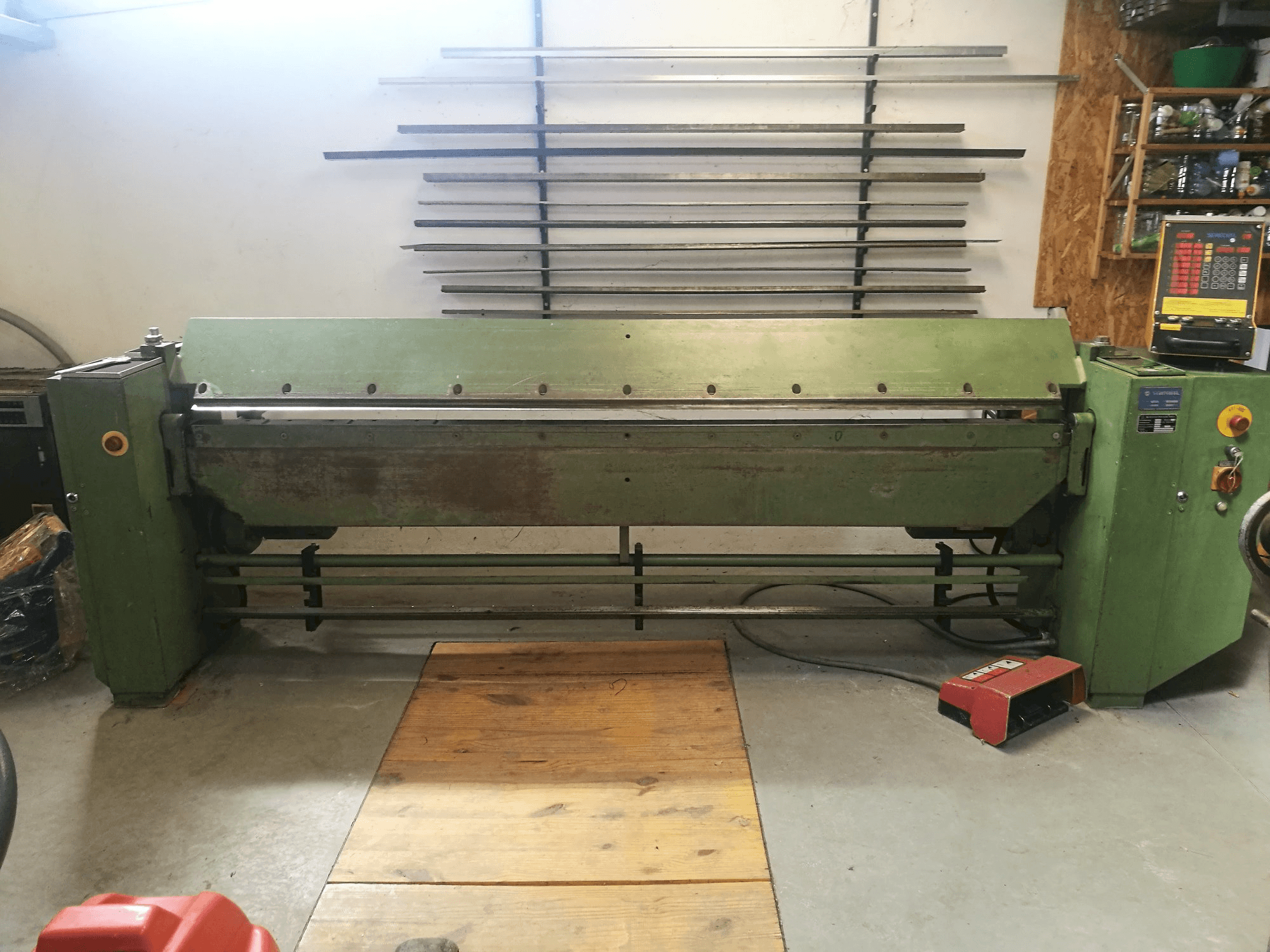 Left side view of Schechtl MA 250/8 machine