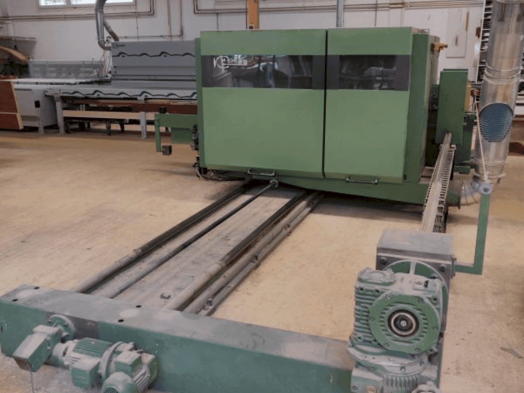 Front view of HOMAG WEINMANN FLO 23 machine