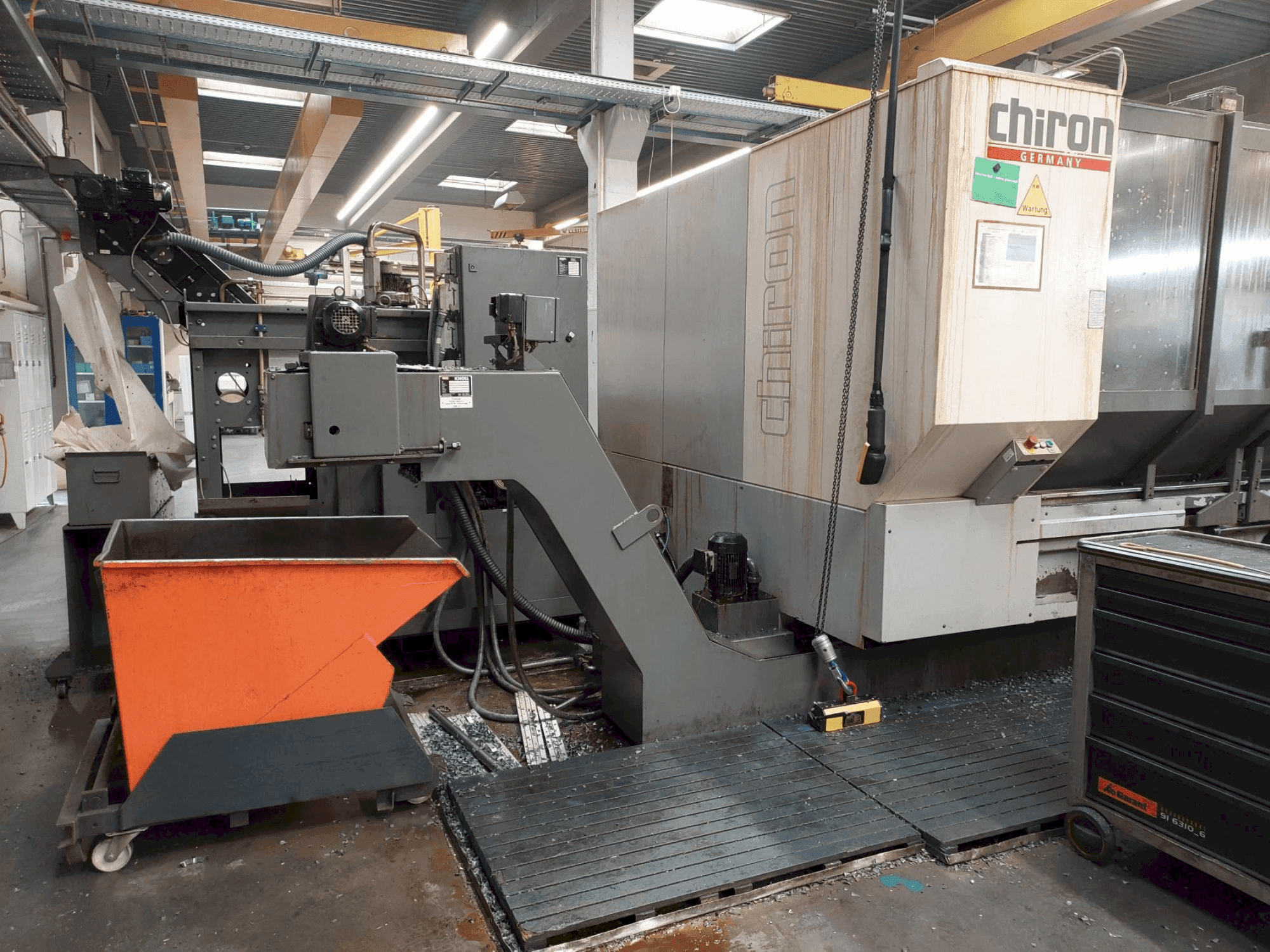 Front view of CHIRON FZ 18 L machine