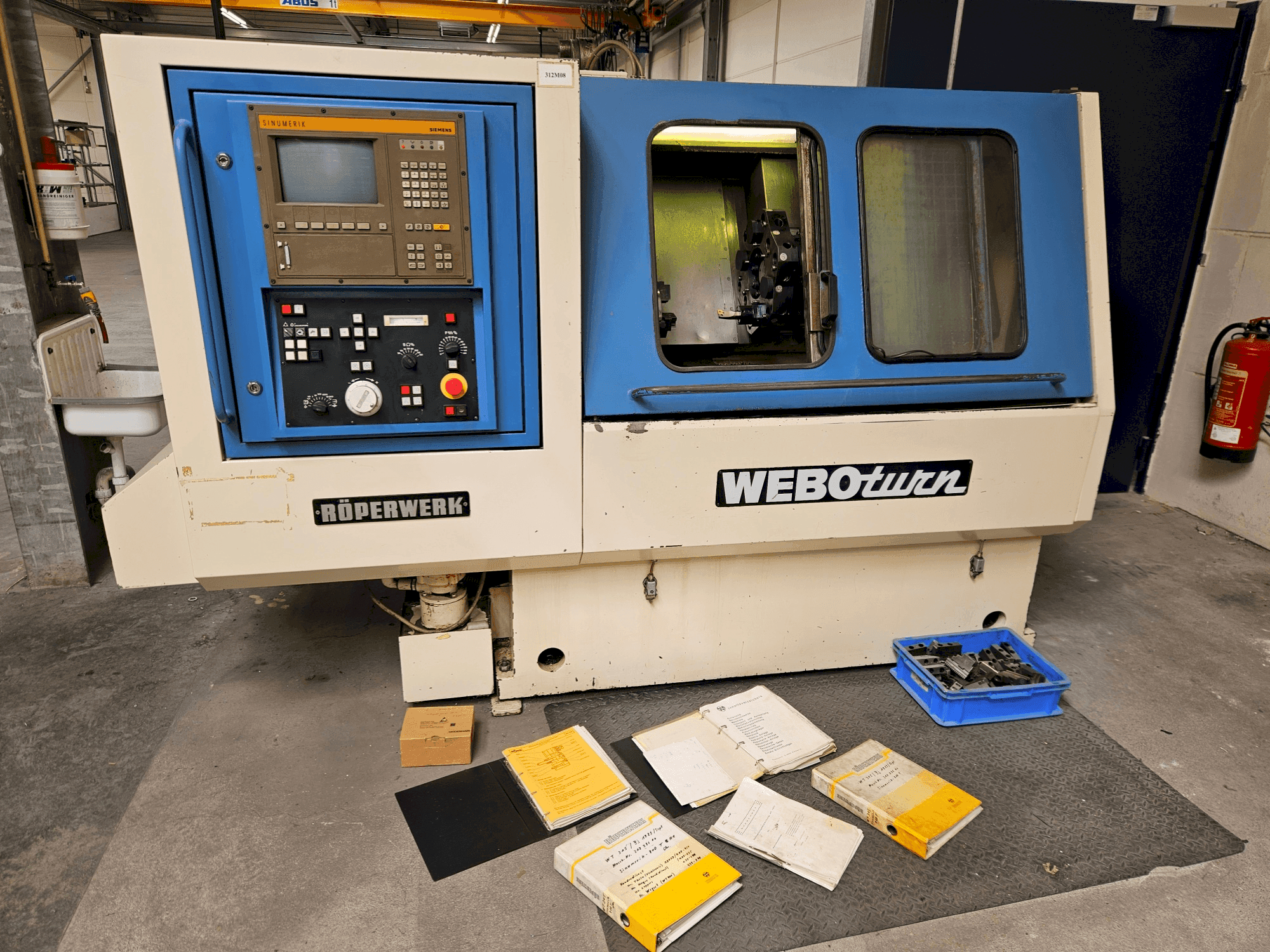 Front view of ROEPERWERK WEBOturn 400 machine