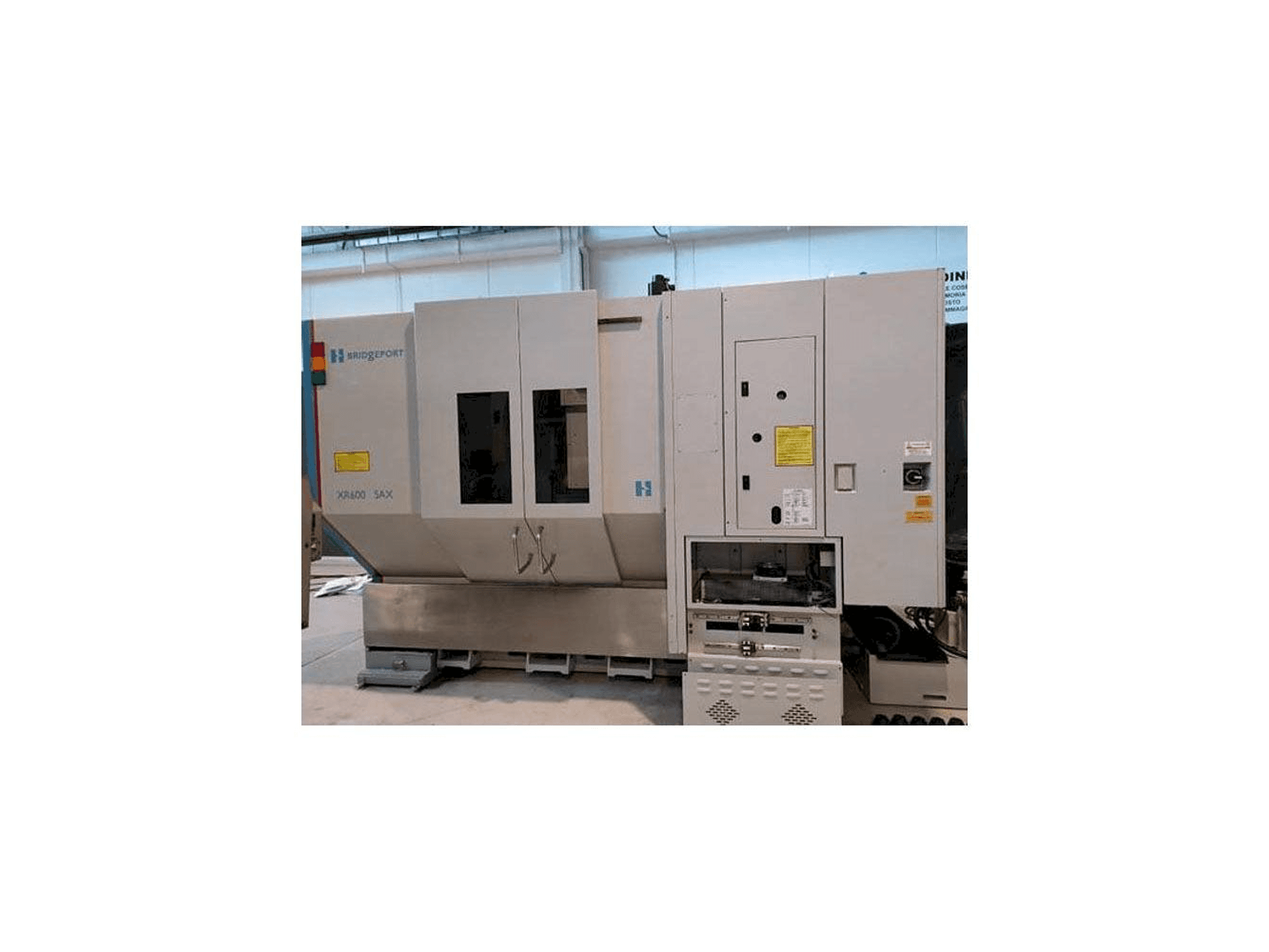 Front view of HARDINGE XR 600 5AX machine