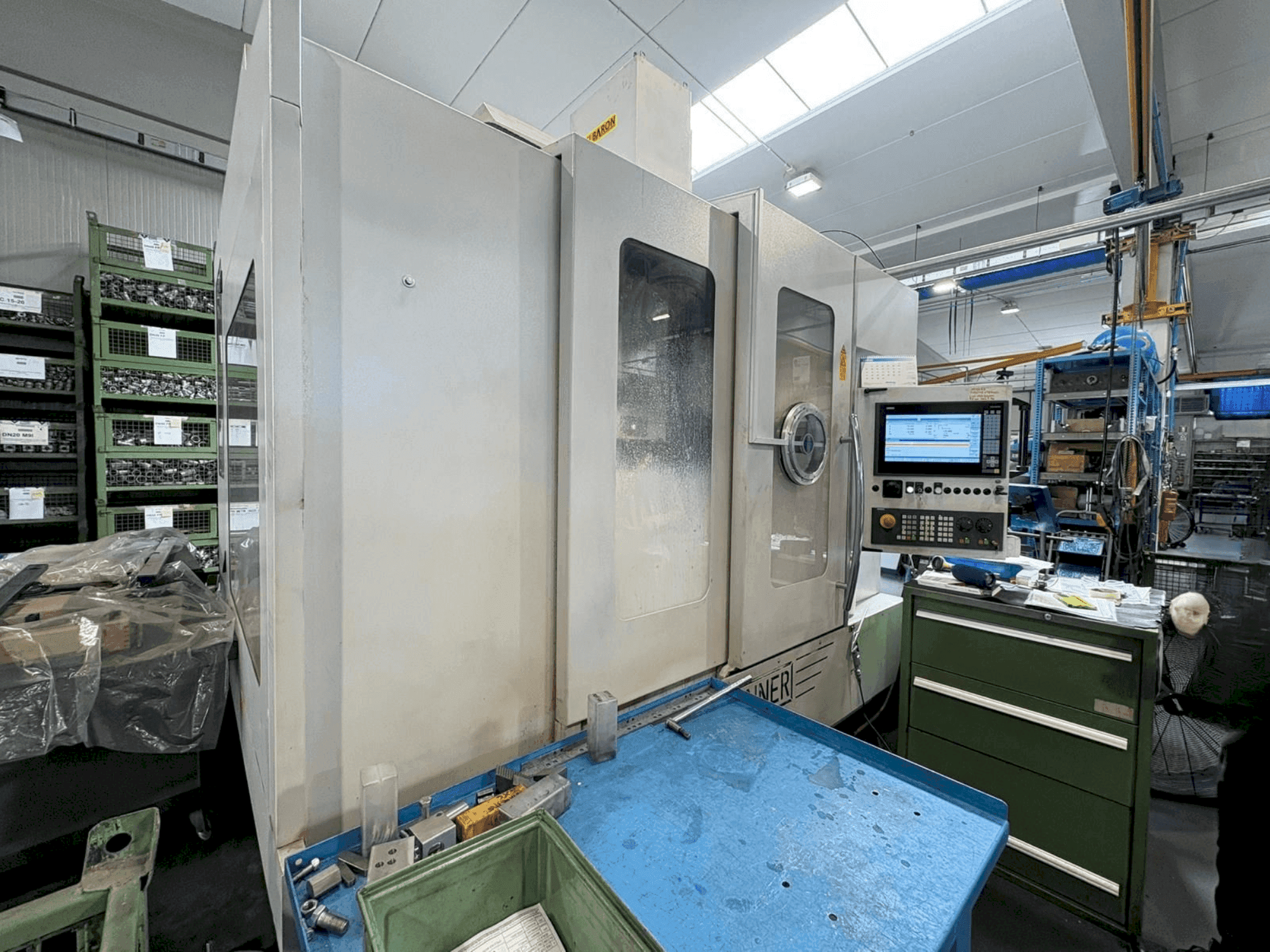 Front view of SPINNER VC-1150 Compact machine