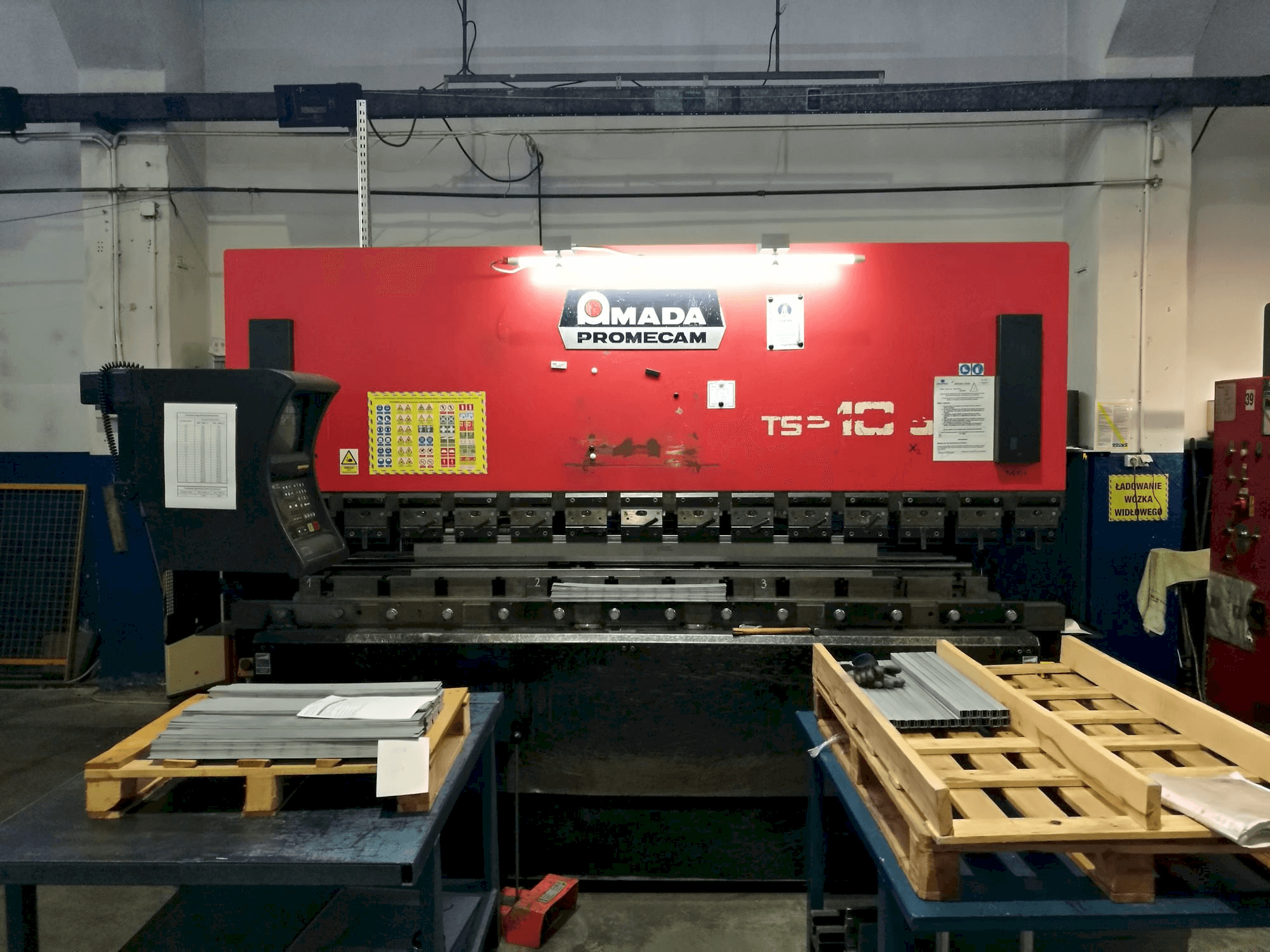 Front view of AMADA ITS2 machine